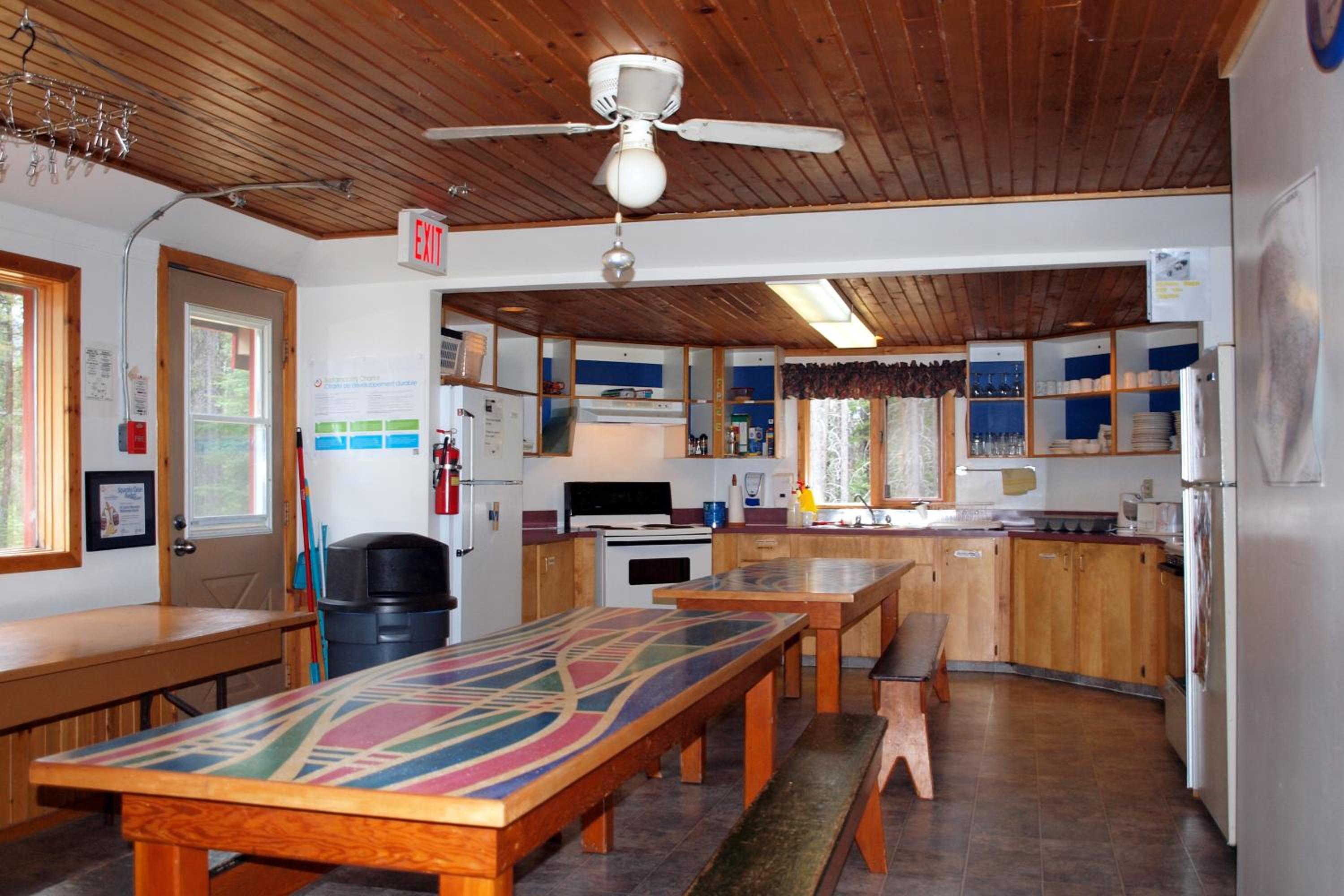 HI Castle Mountain - Hostel