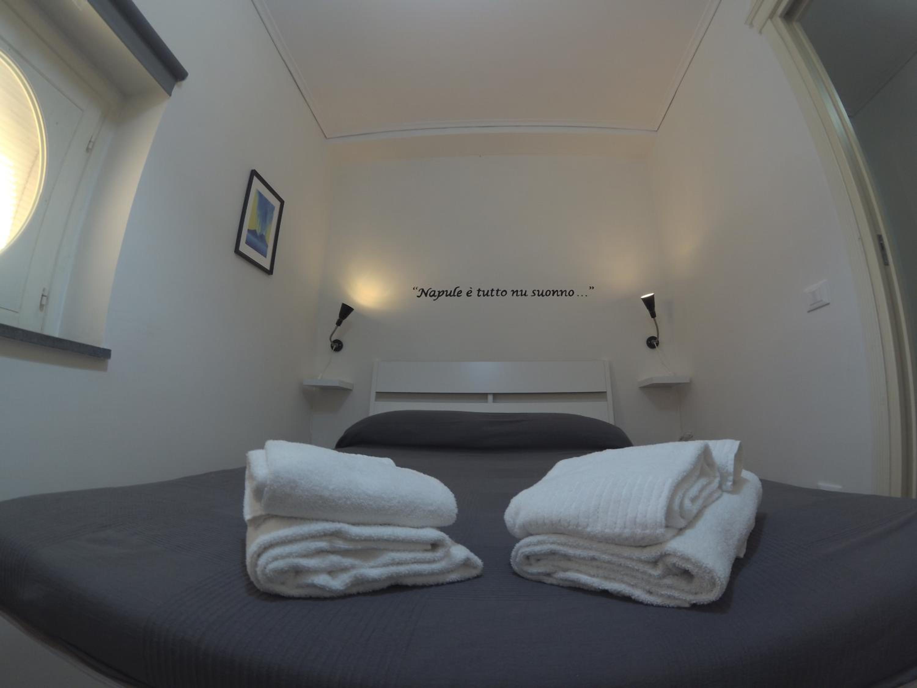 Apartment in Santa Chiara, The Heart of Naples