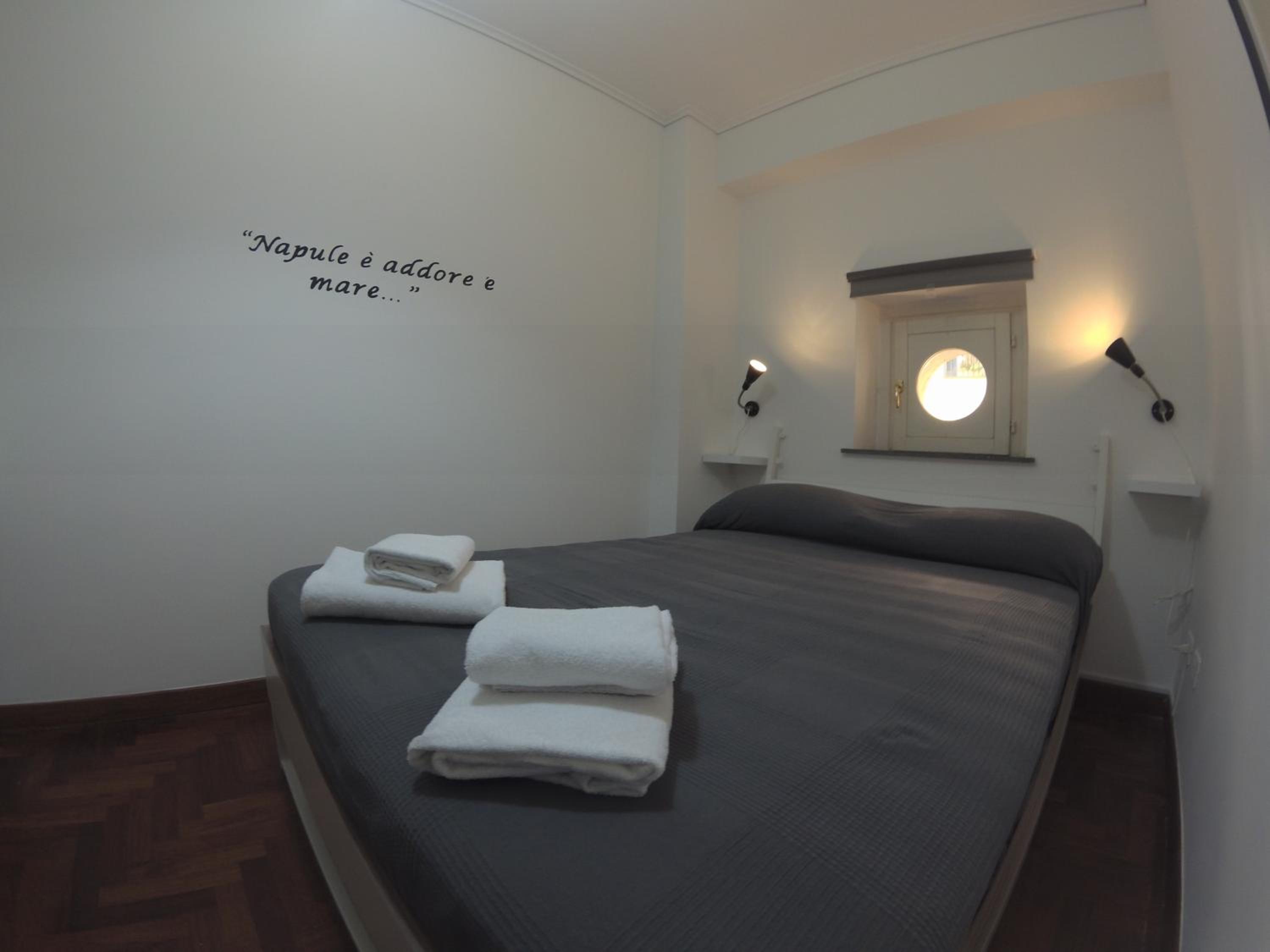 Apartment in Santa Chiara, The Heart of Naples