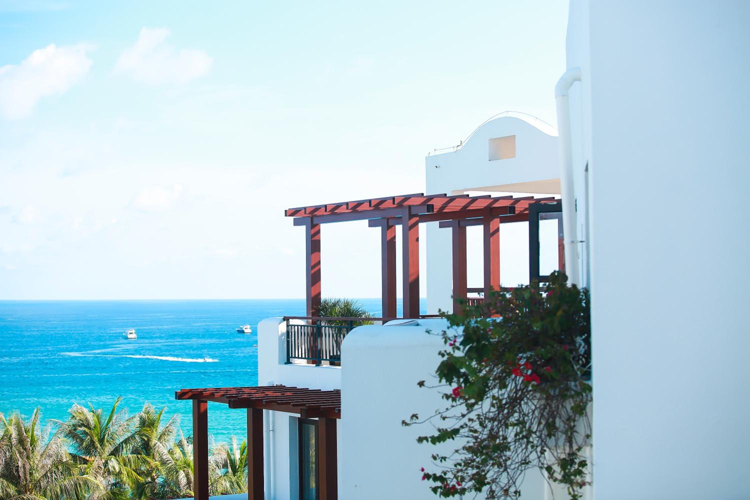 Aegean Suites Sanya Yalong Bay Resort