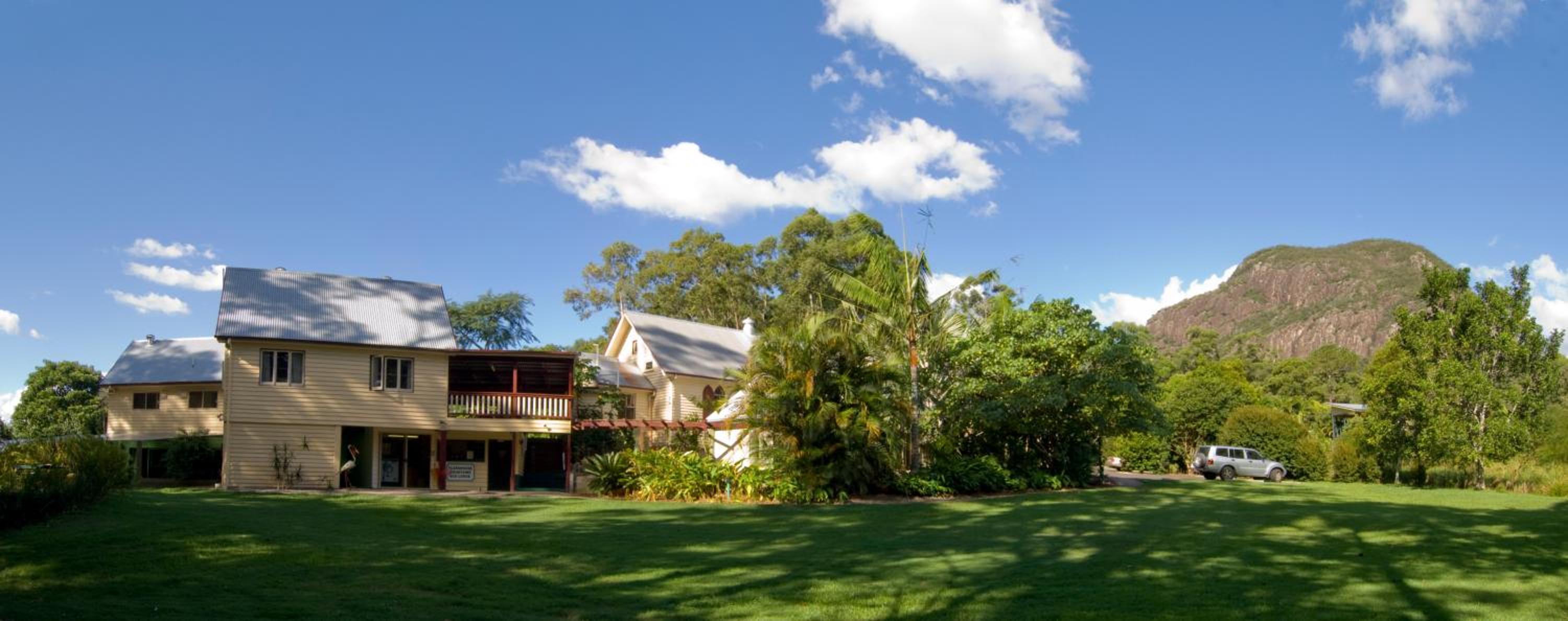 Glasshouse Mountains Ecolodge