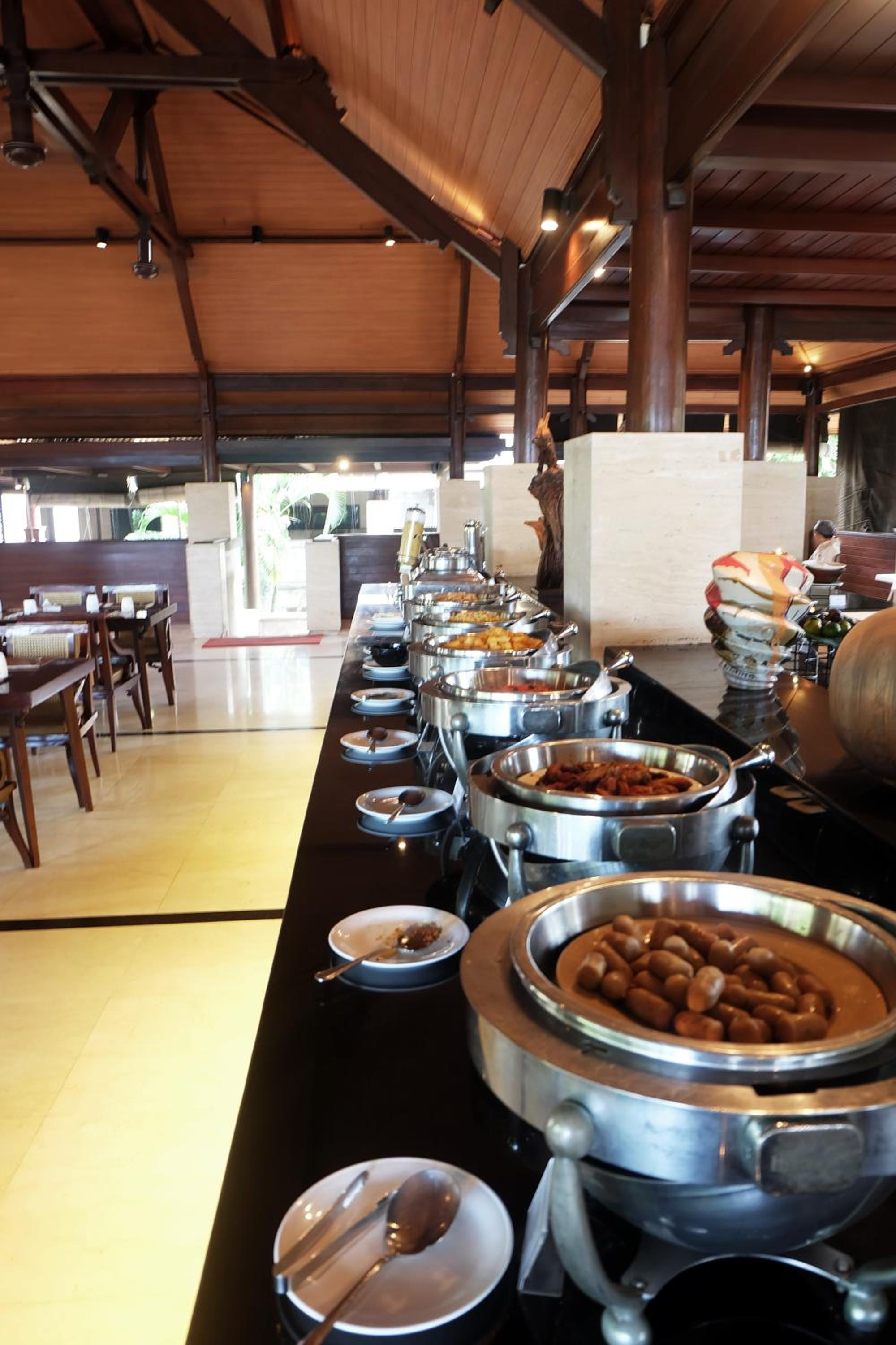 Grand Balisani Suites Hotel