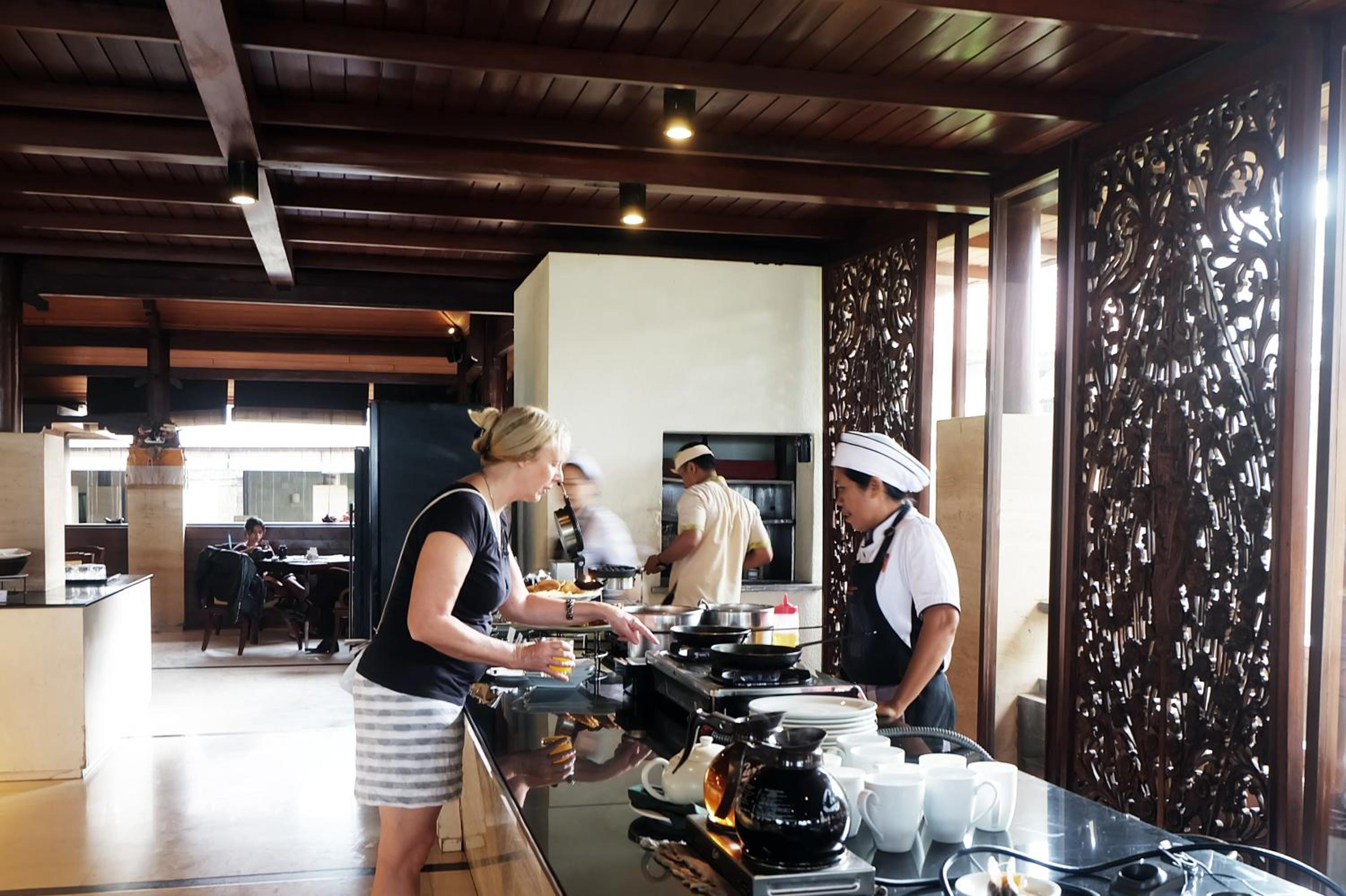 Grand Balisani Suites Hotel