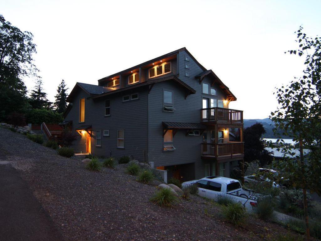 Hutson's Hideaway 30 Day view 4