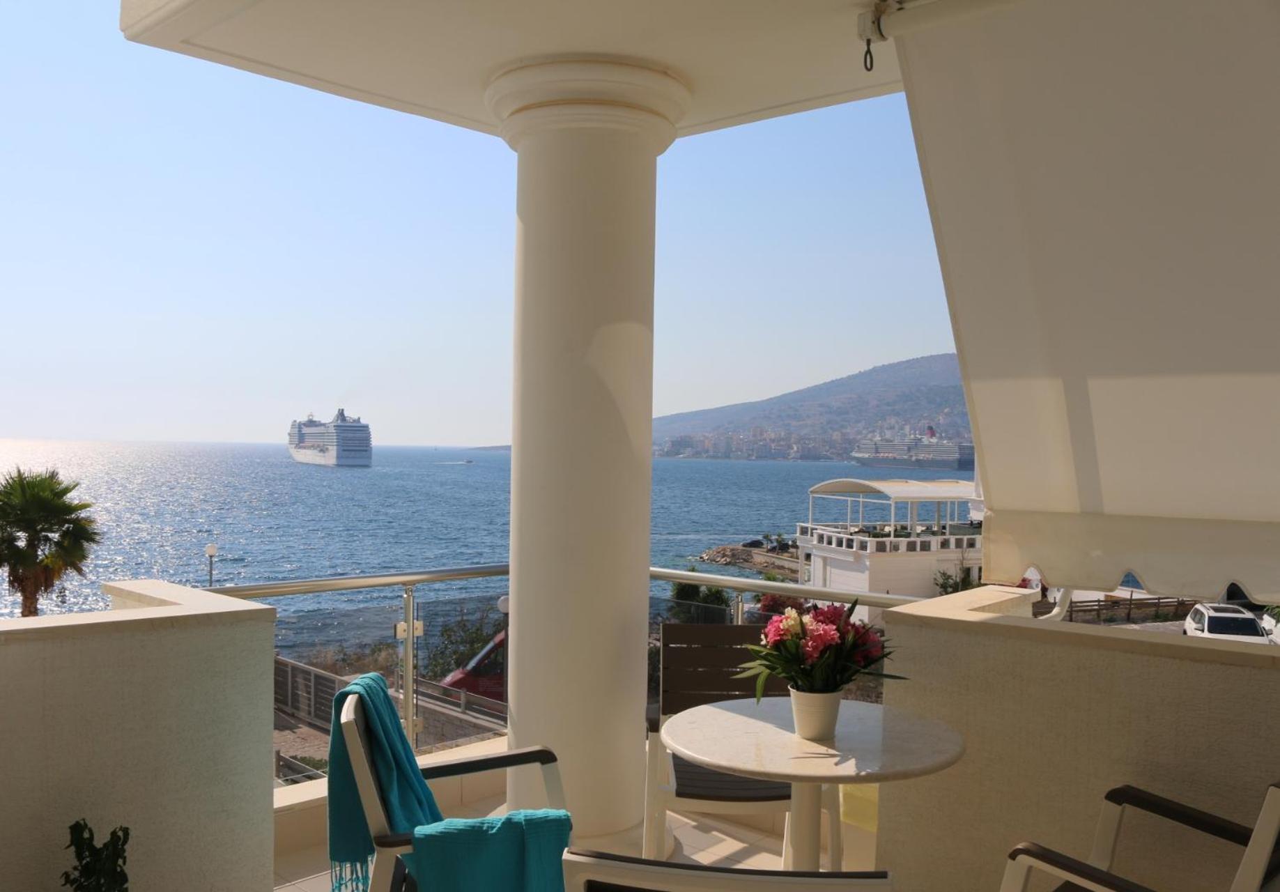 White Sea View Residence