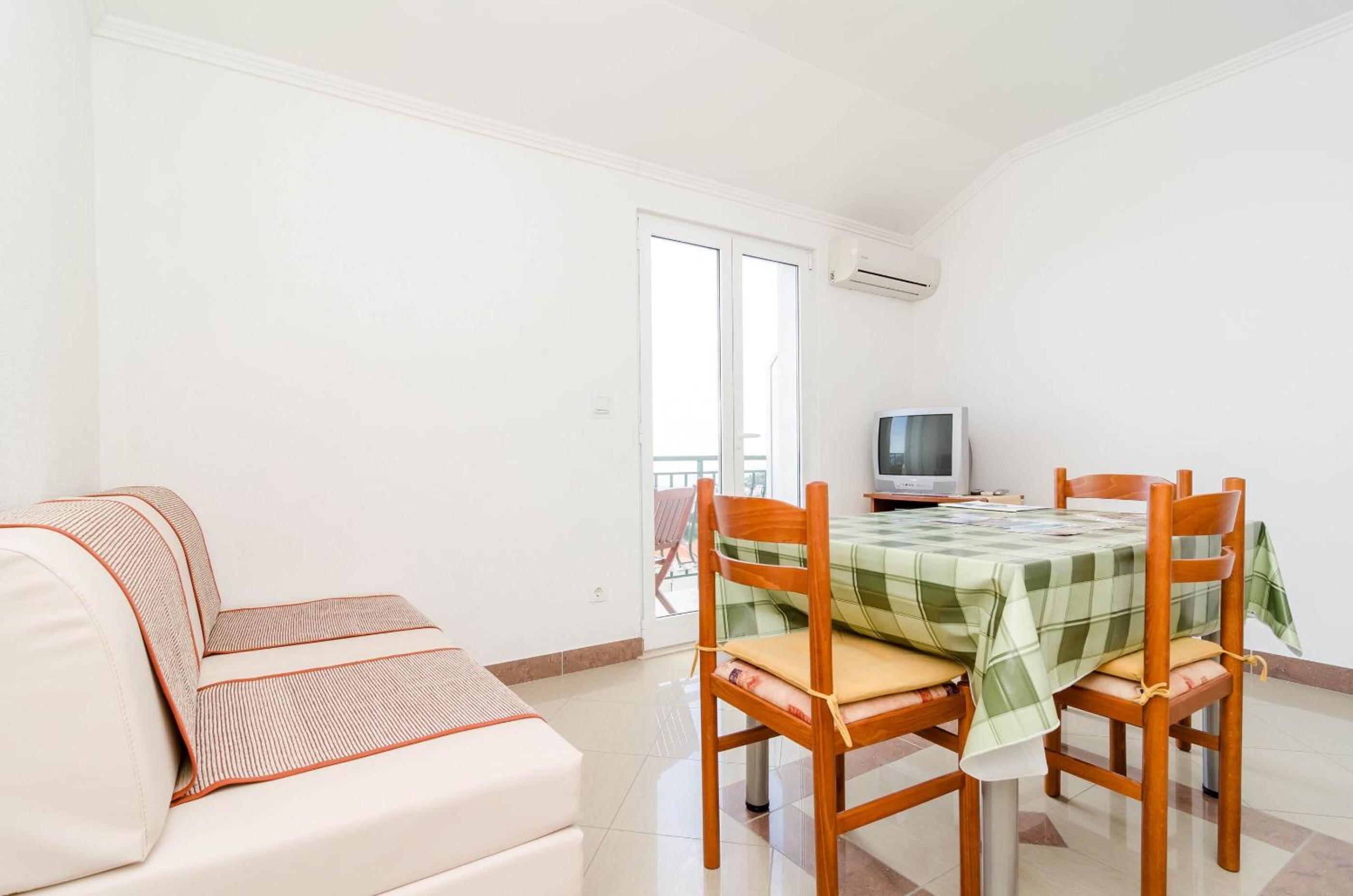 Apartments Baltazar with Sea View&Jacuzzi