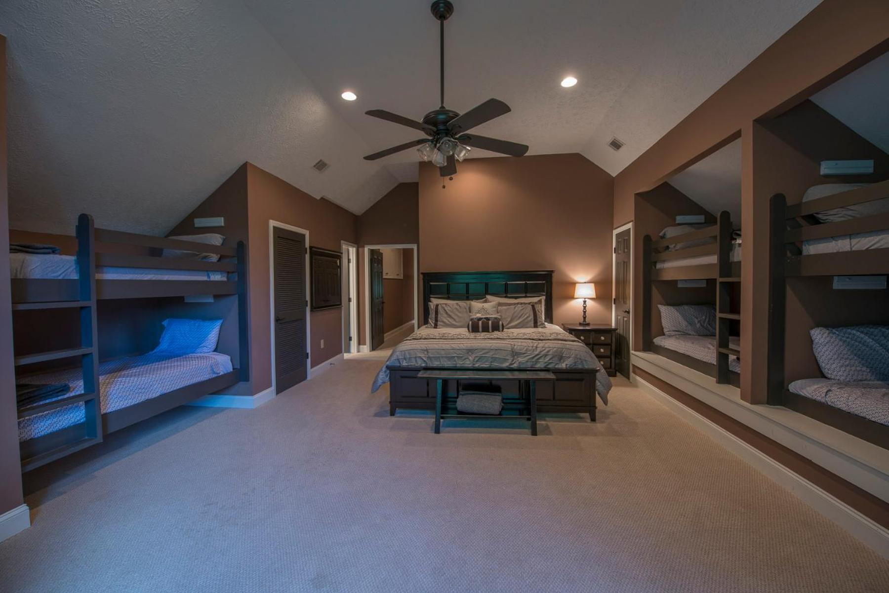 Greensboro Vacations - The Pointe - Property Image 8