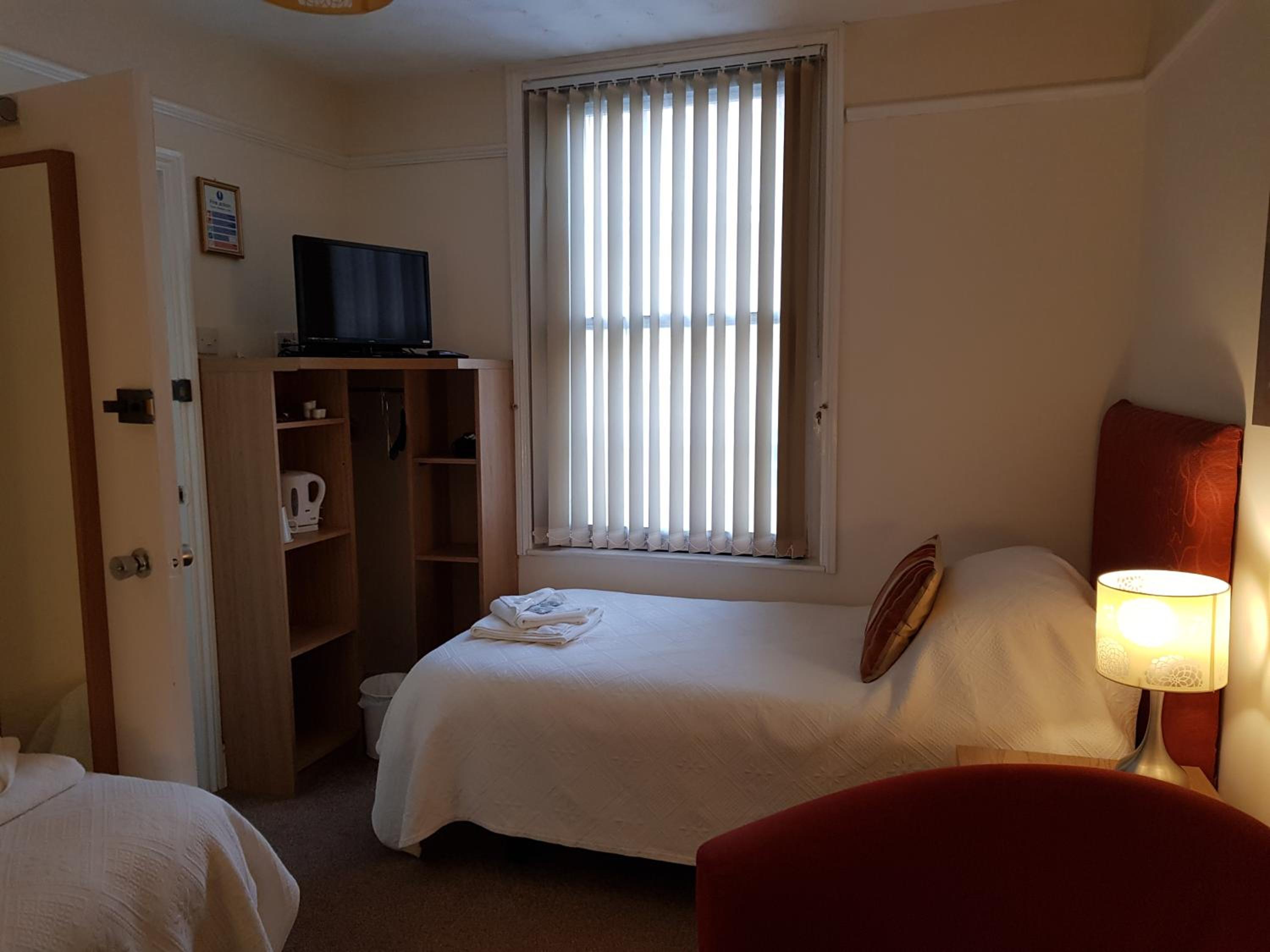 Gloucester Vacations - Edward Hotel - Property Image 2