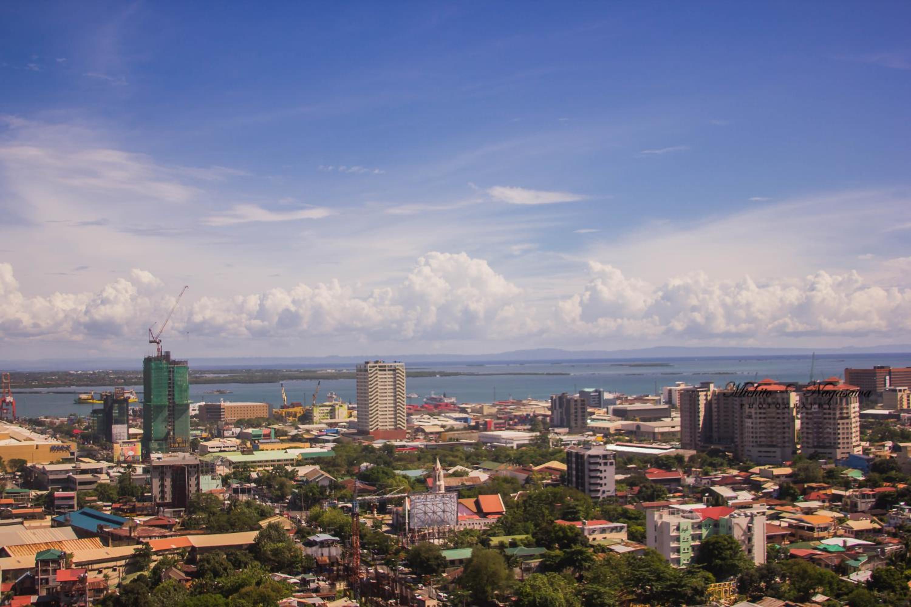 Mabolo Garden Flat a2 free pool gym near Ayalamall view 4