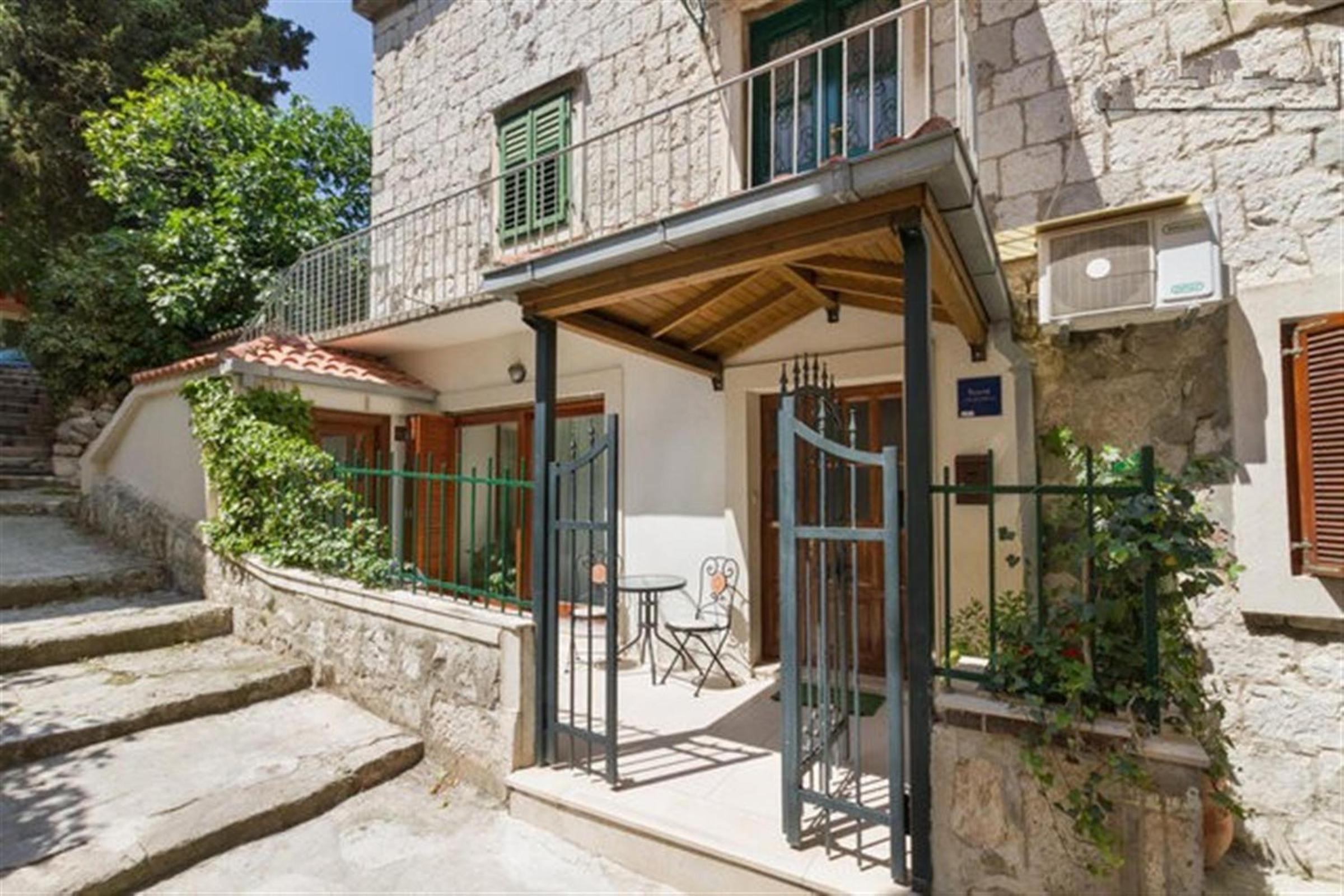 Apartments Varos view 4