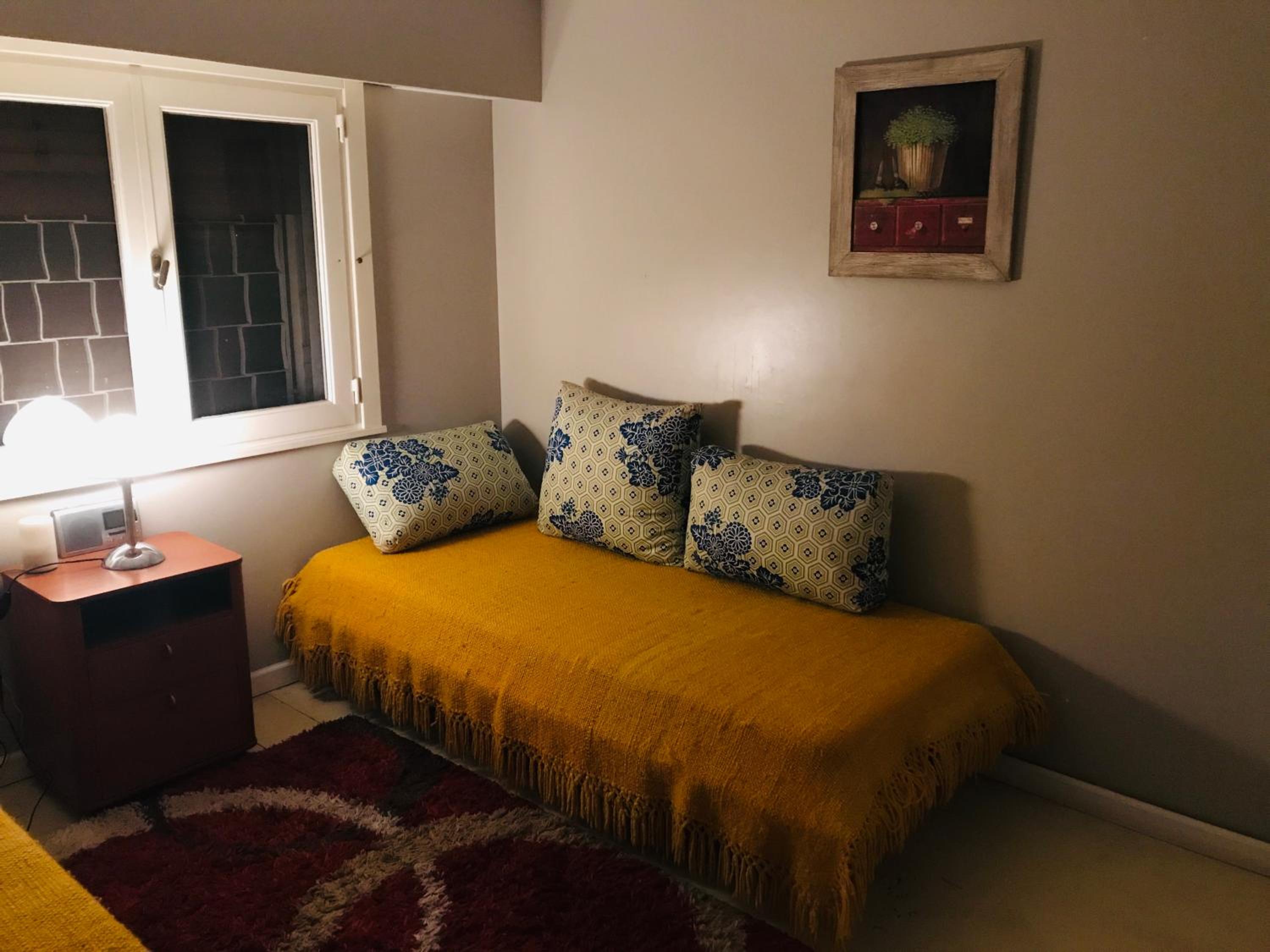Deaf Twins Bed Martínez