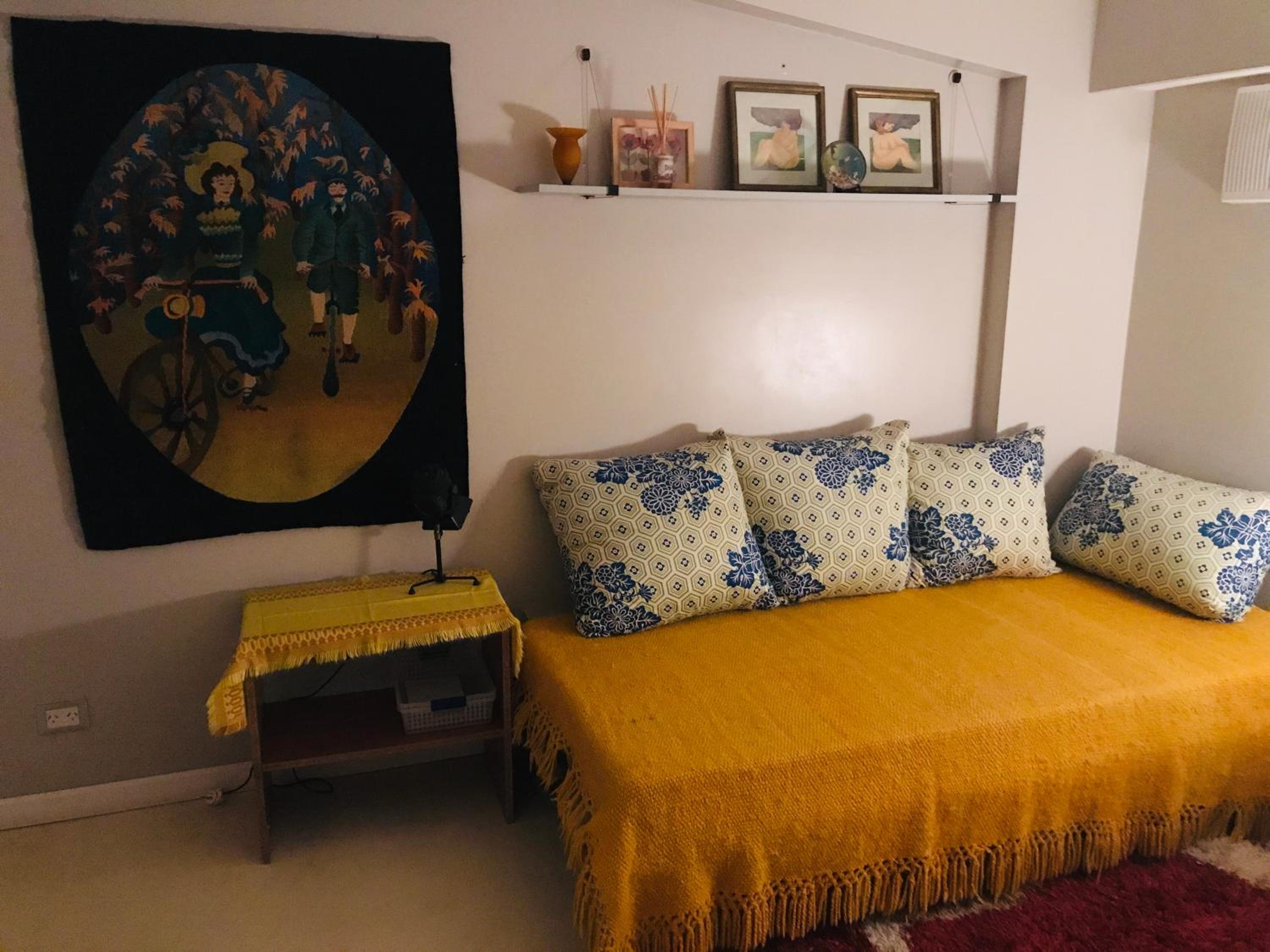 Deaf Twins Bed Martínez