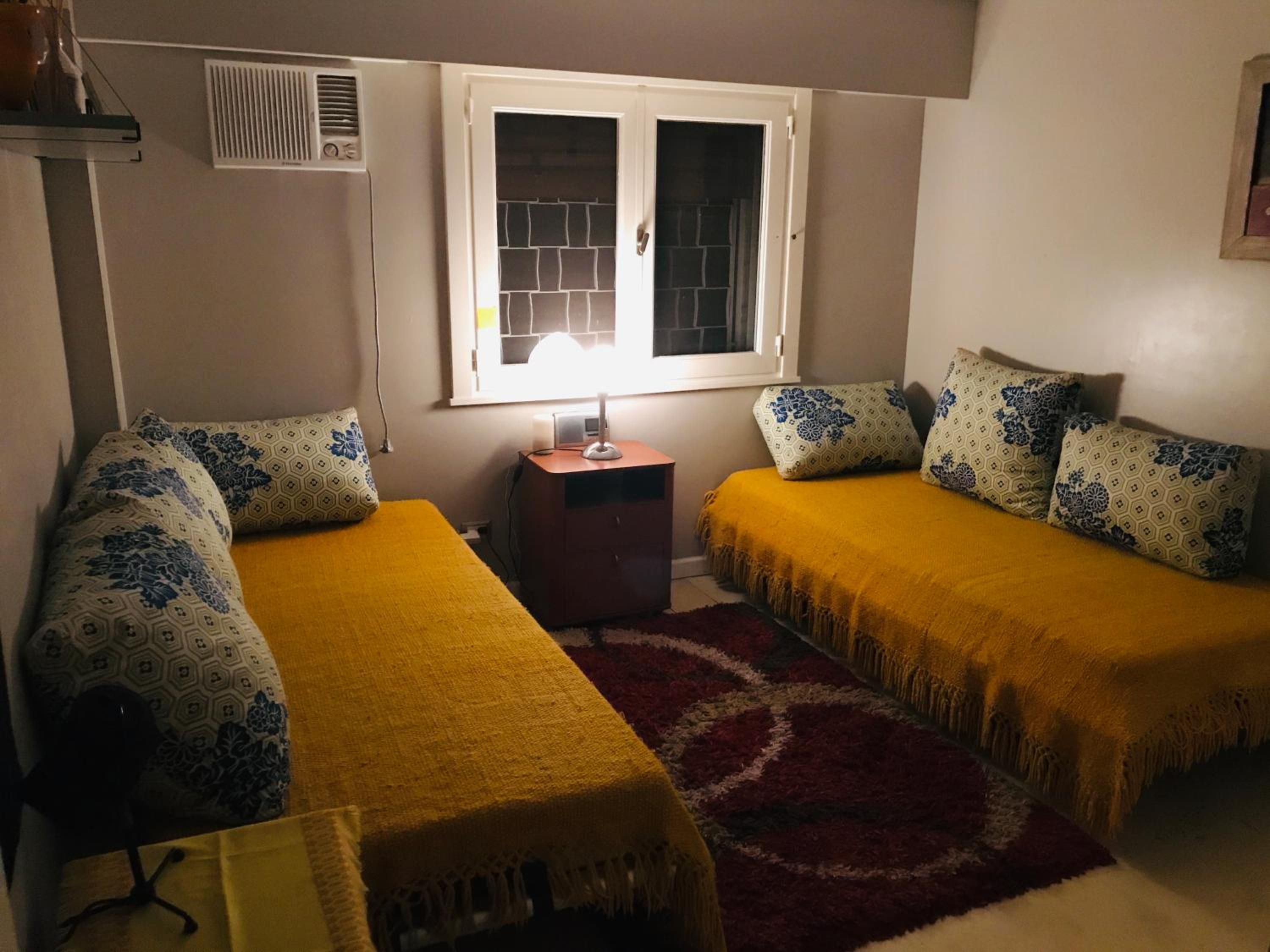 Deaf Twins Bed Martínez