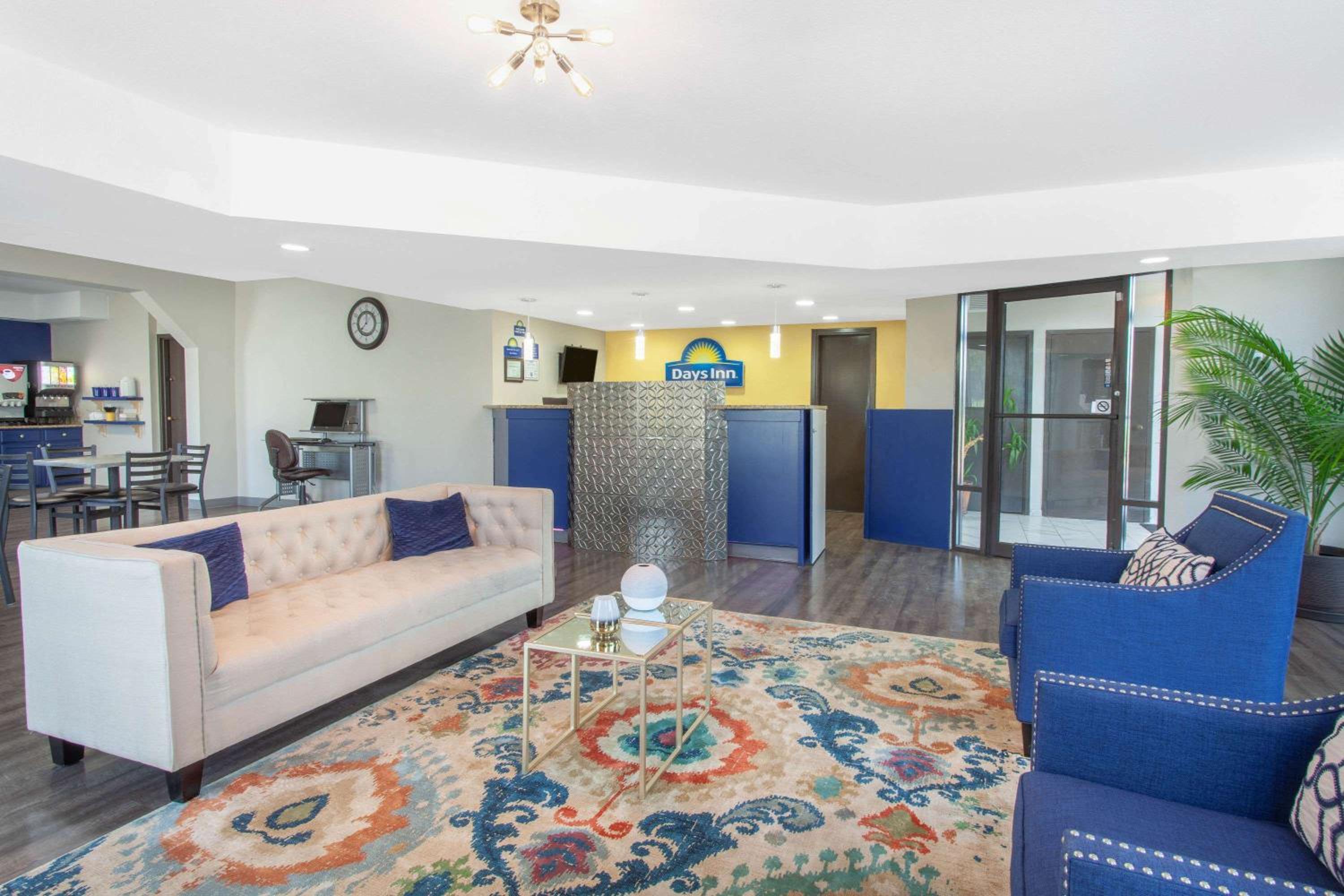 Days Inn by Wyndham Clinton - Laurens I-26 view 2