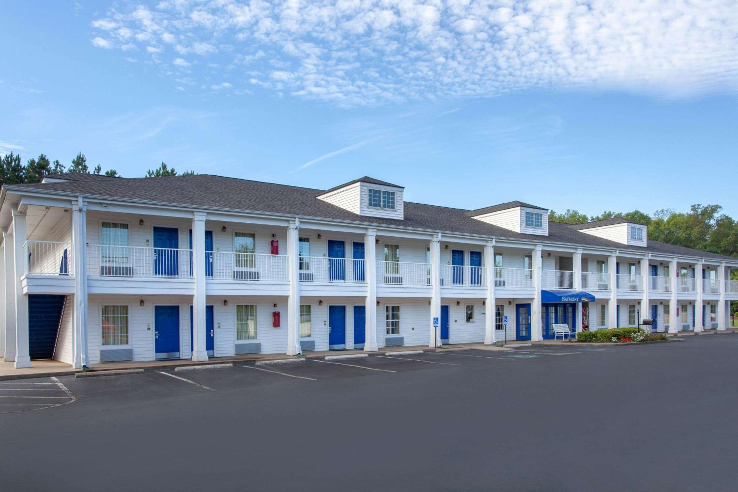 Baymont by Wyndham Greenwood view 3