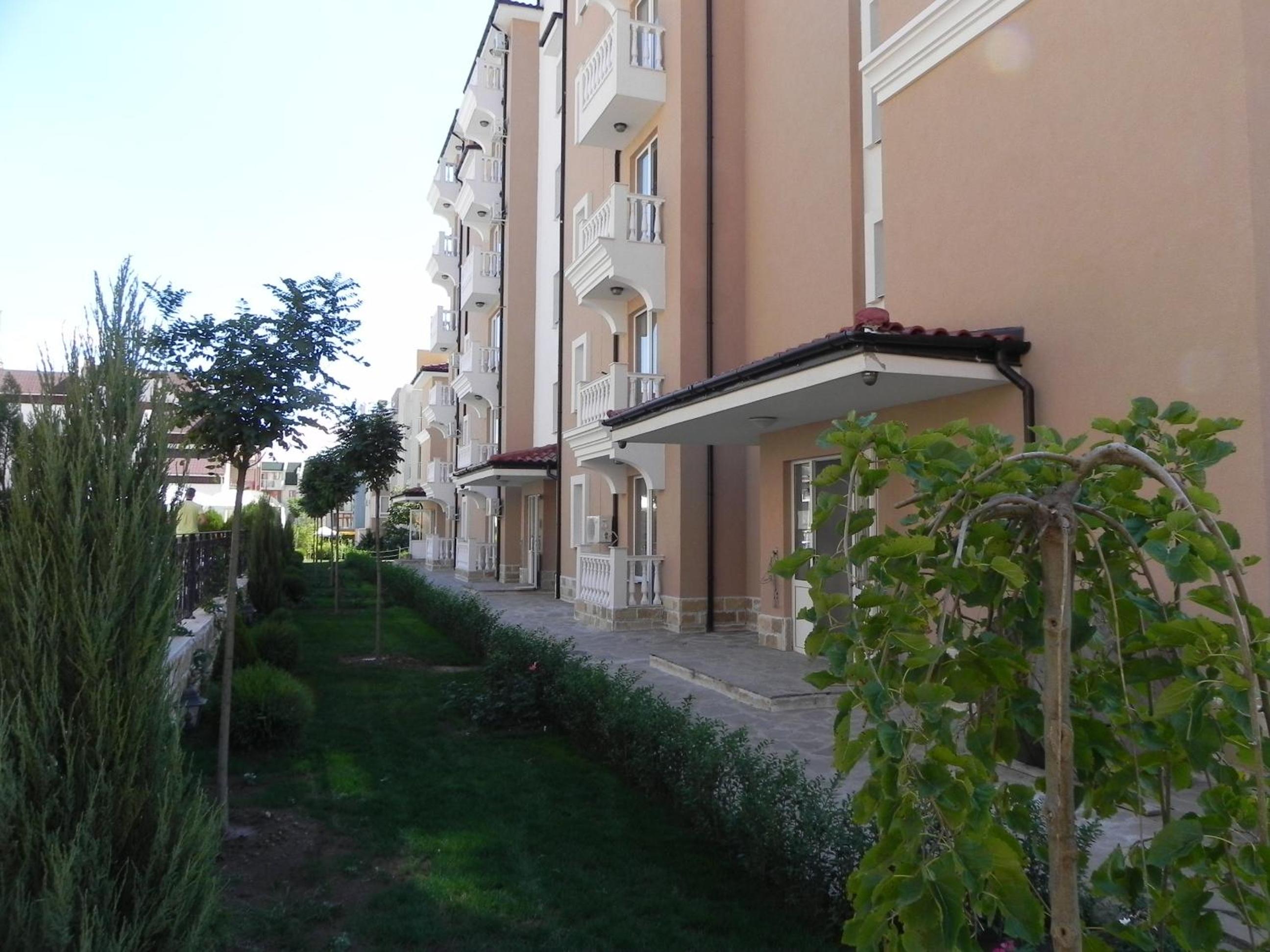 Antorini Apartments