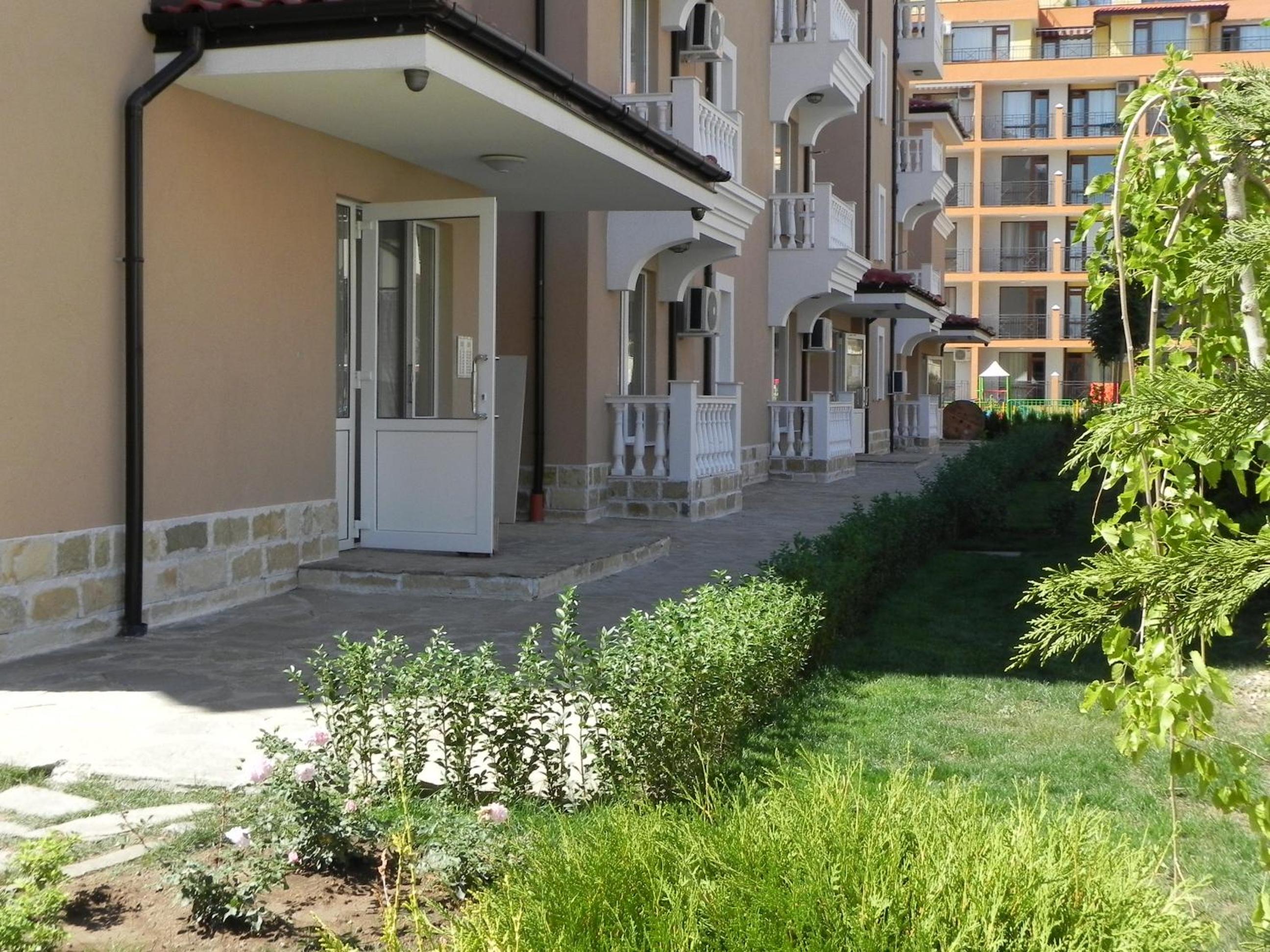 Antorini Apartments