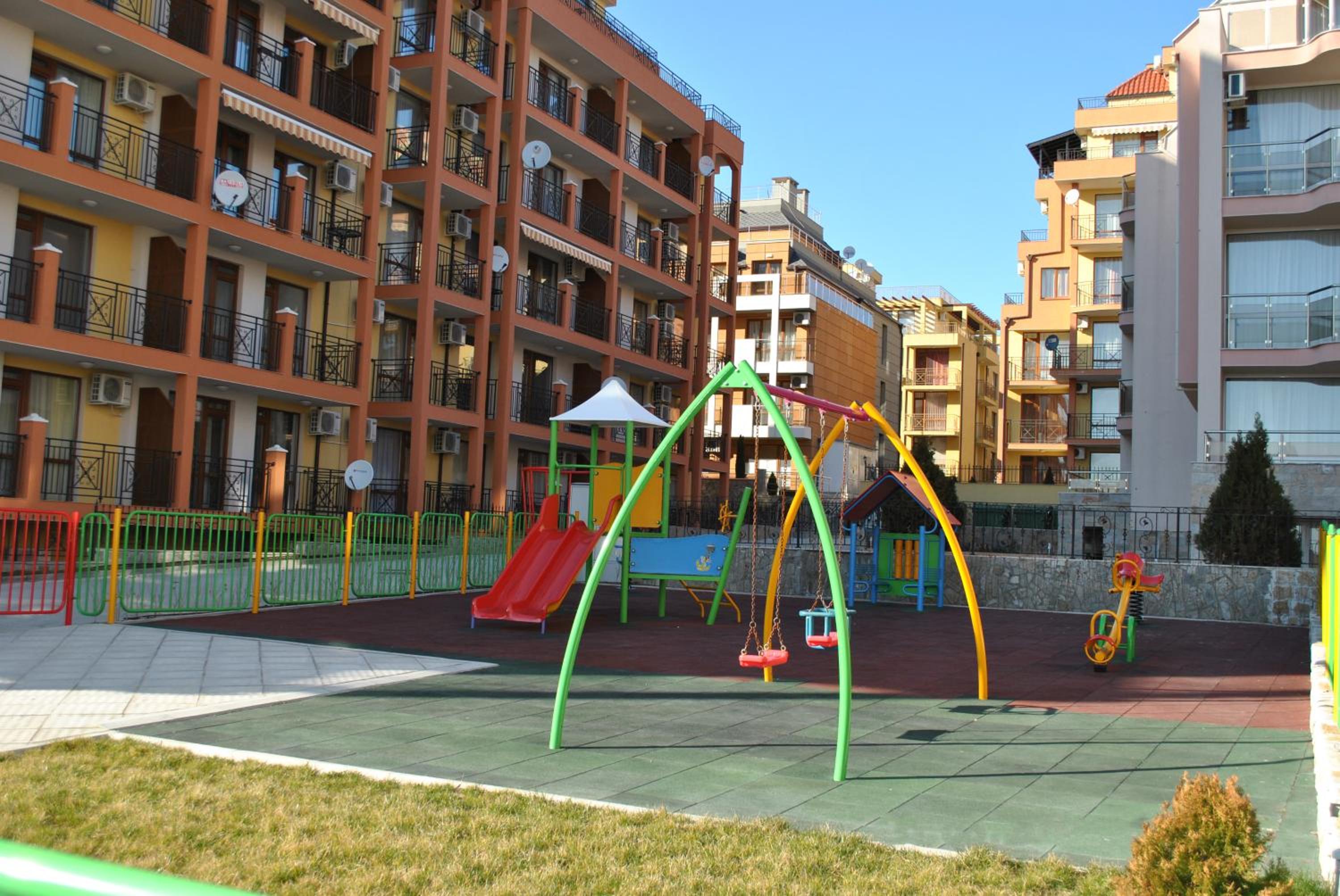 Antorini Apartments