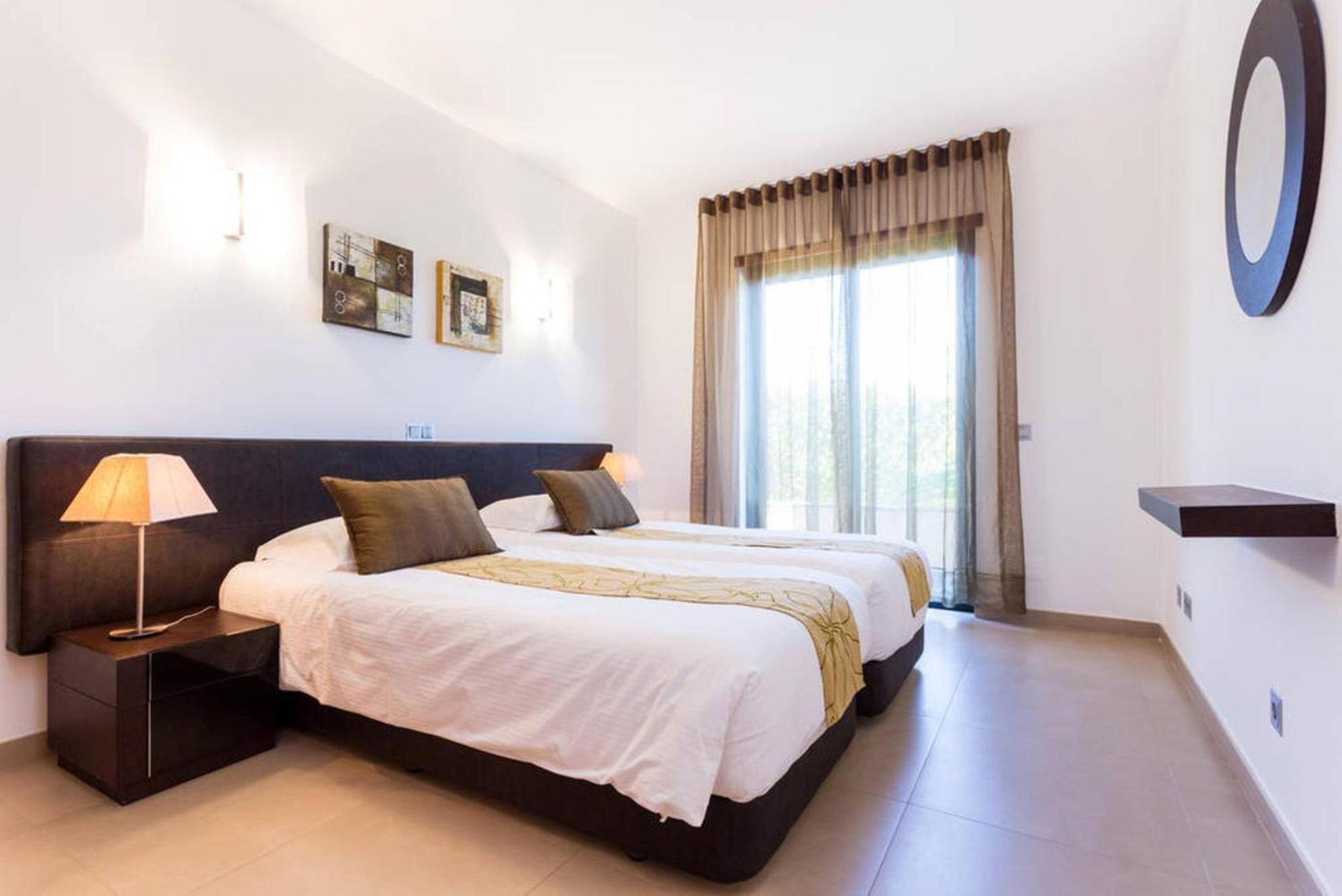 Mar da Luz en Luz — hotel room