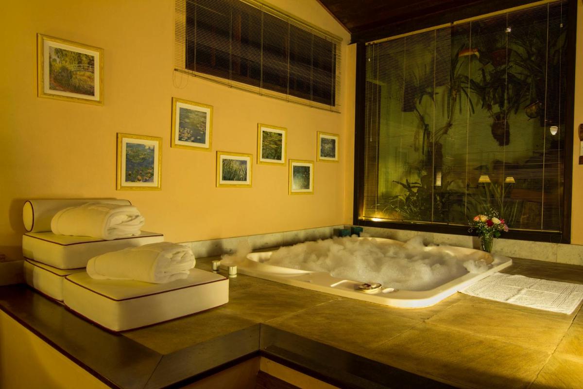 Jacuzzi