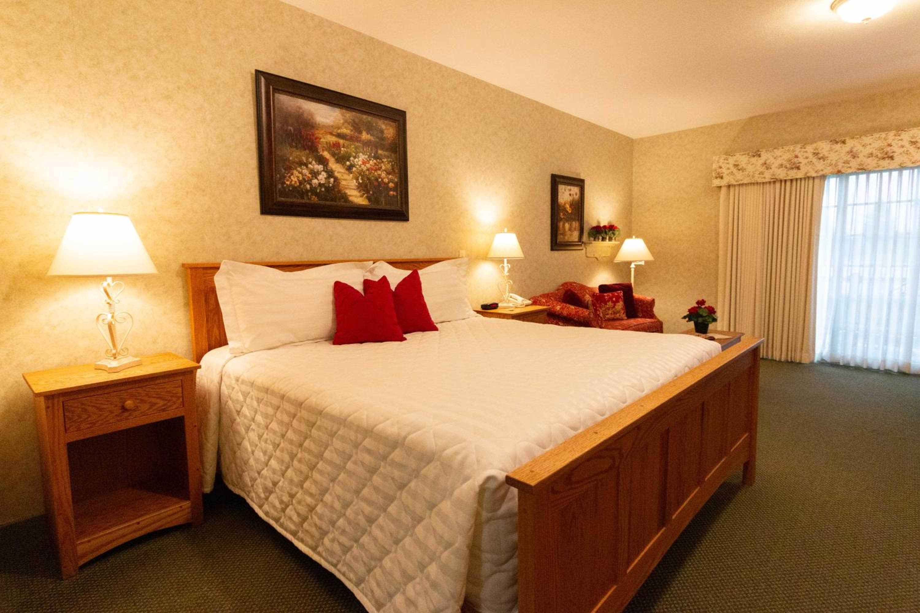 Essenhaus Inn & Conf. Center
