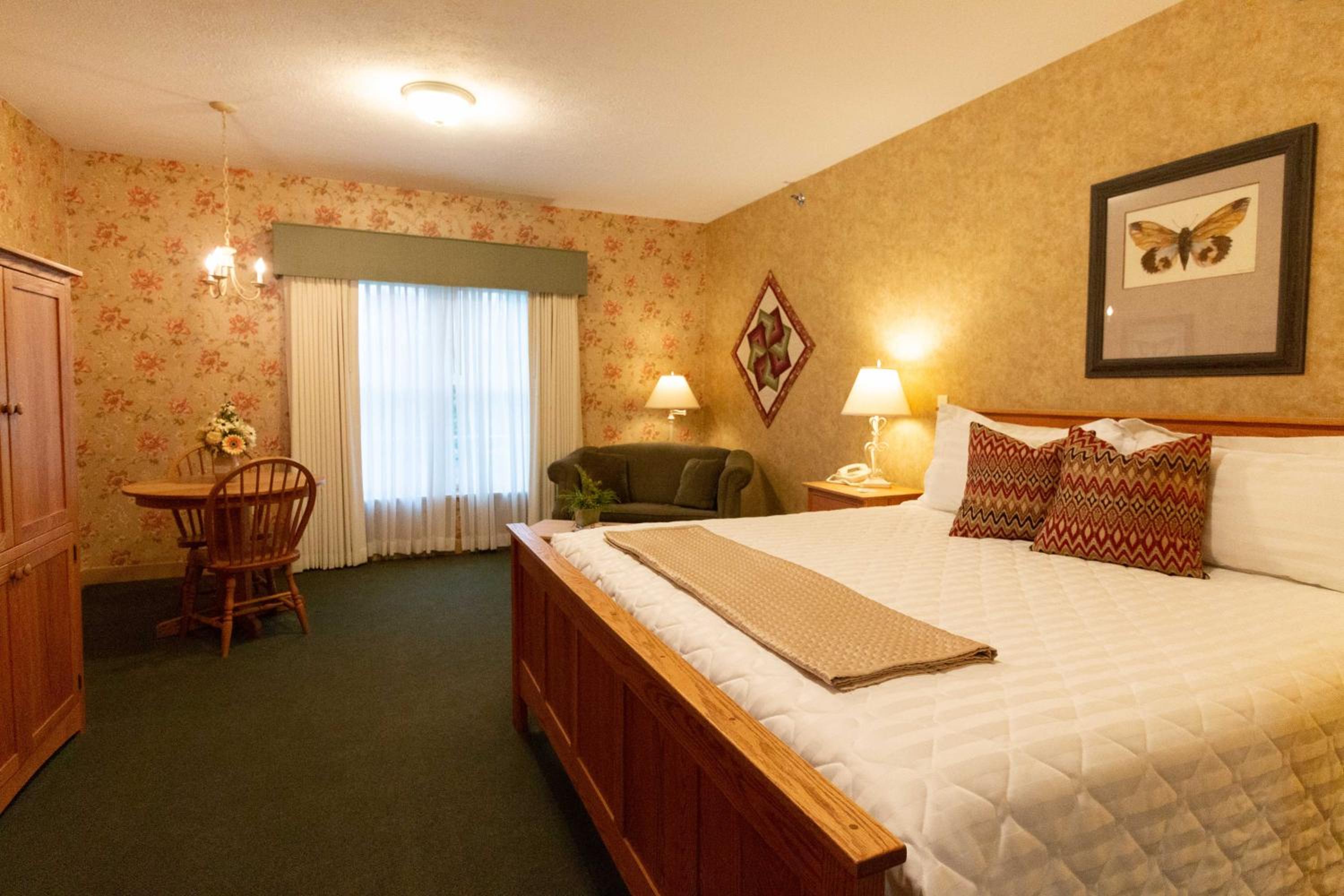 Essenhaus Inn & Conf. Center