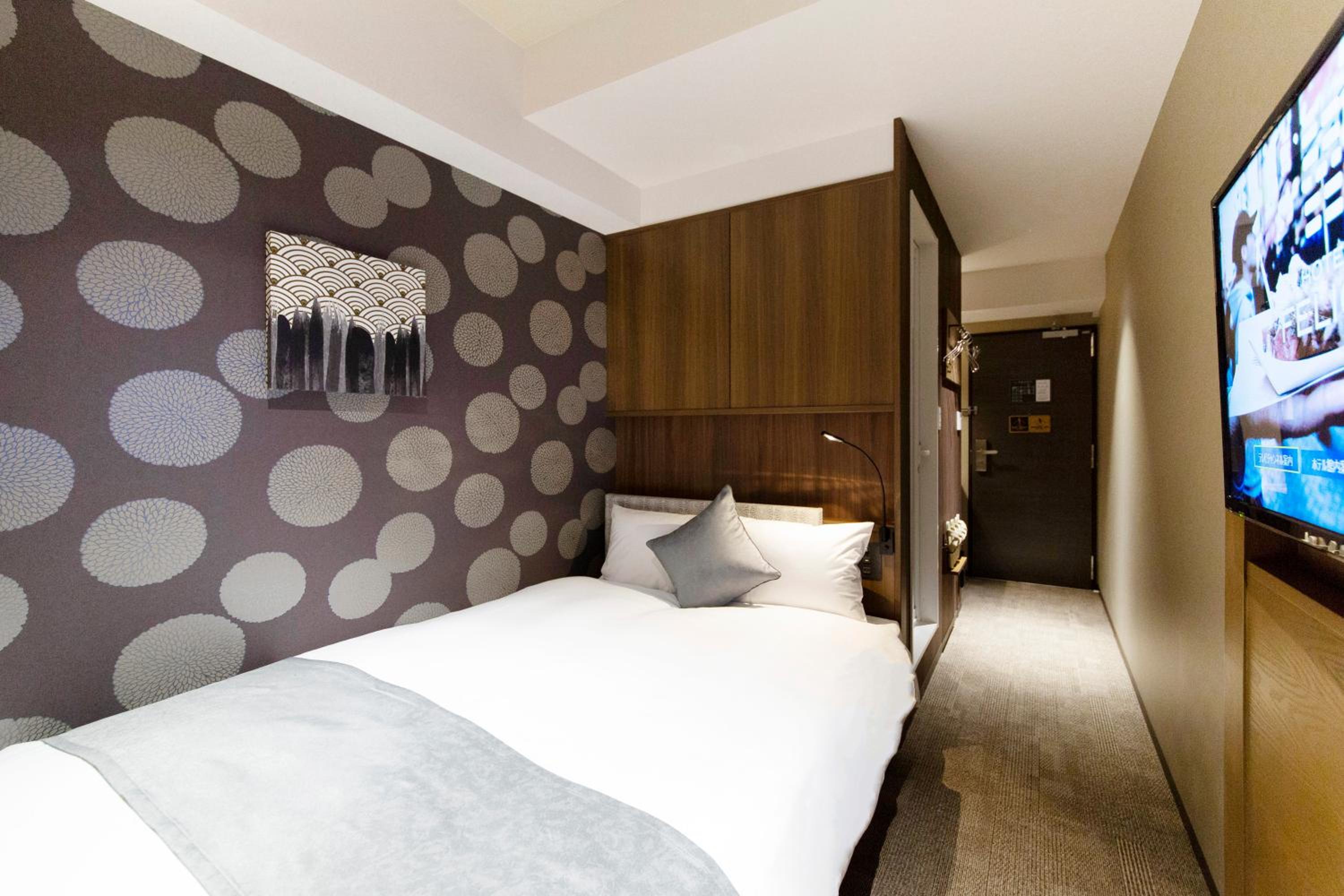 HOTEL HILLARYS Shinsaibashi photo 4