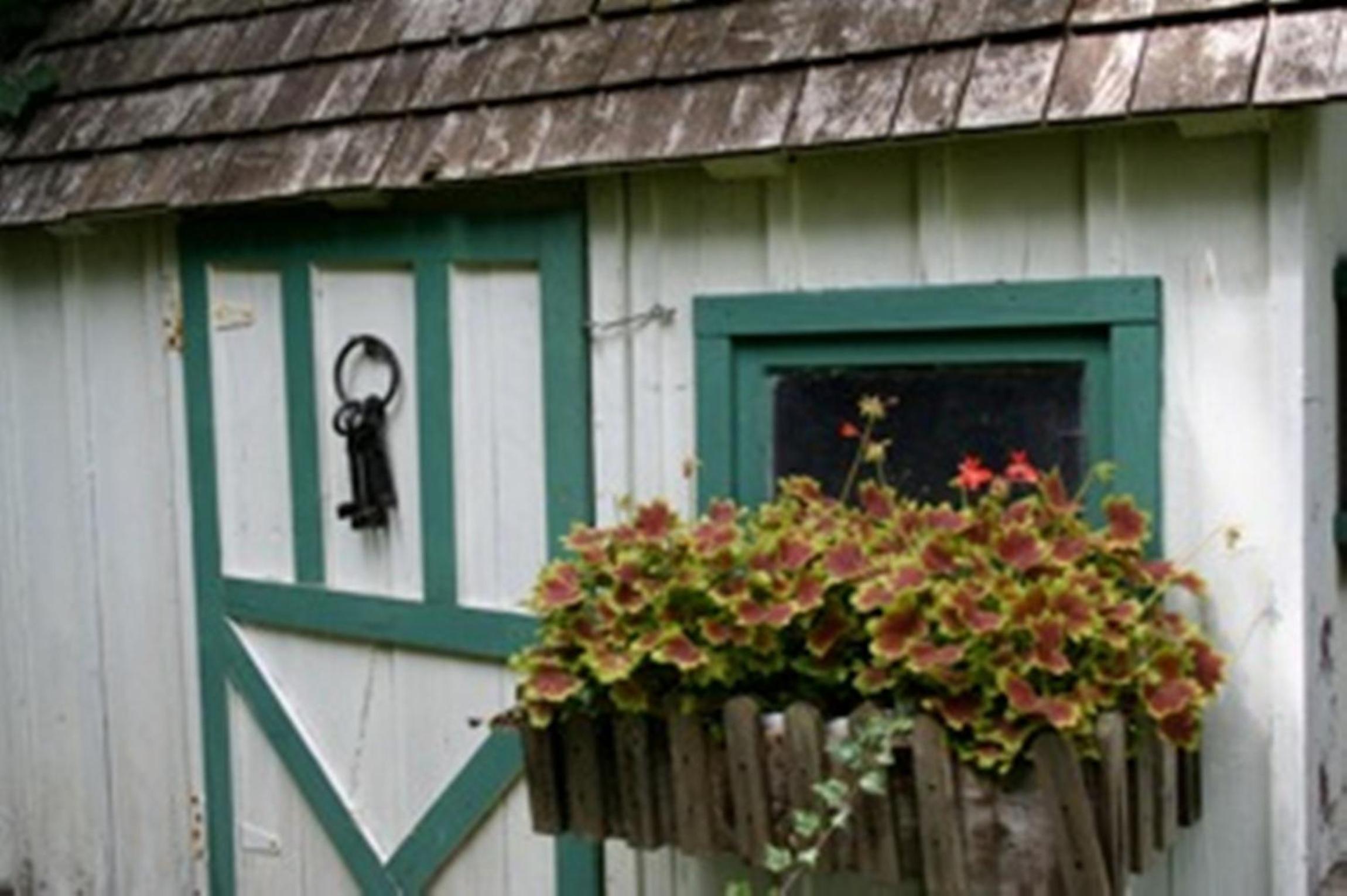 Burley's Executive Garden Suite