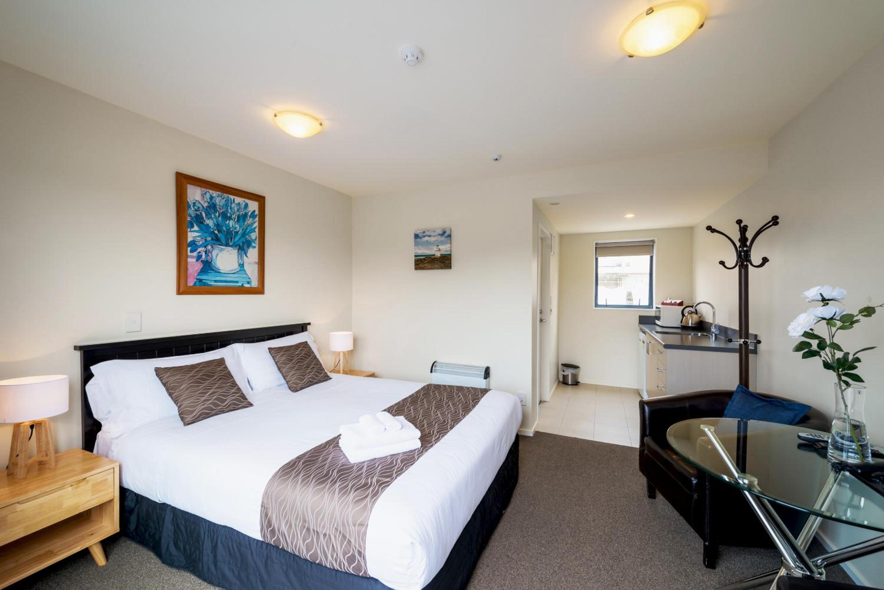 123 Motel - Image 2