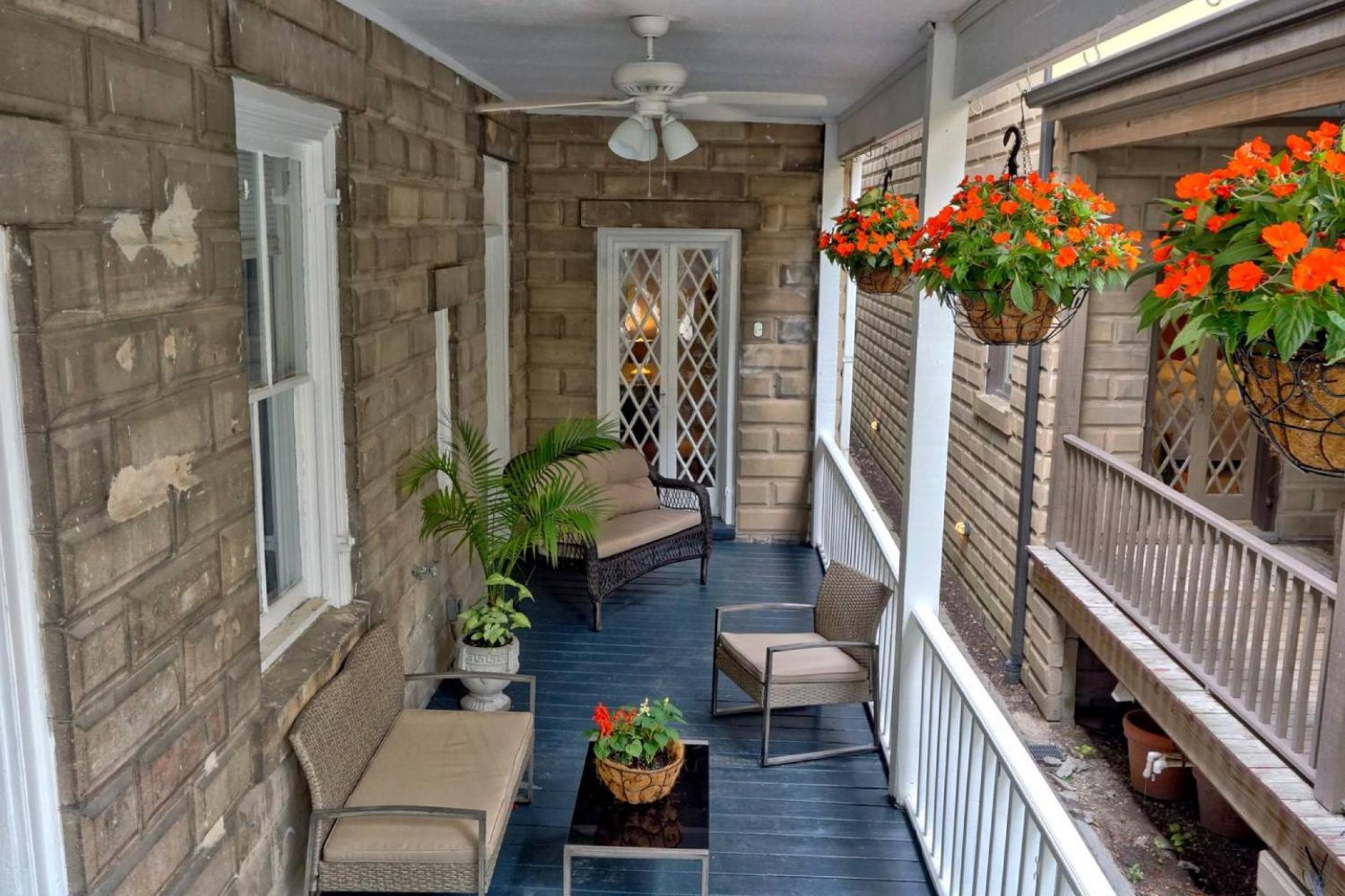 Beautiful 6 Bed, 5 Bath Historic Savannah Home view 3