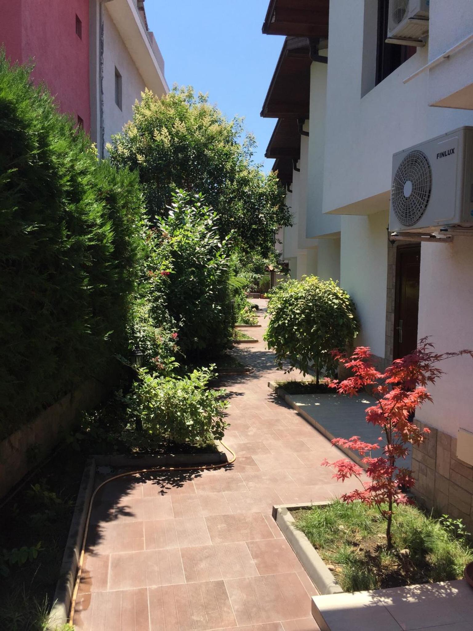 The White Houses Complex