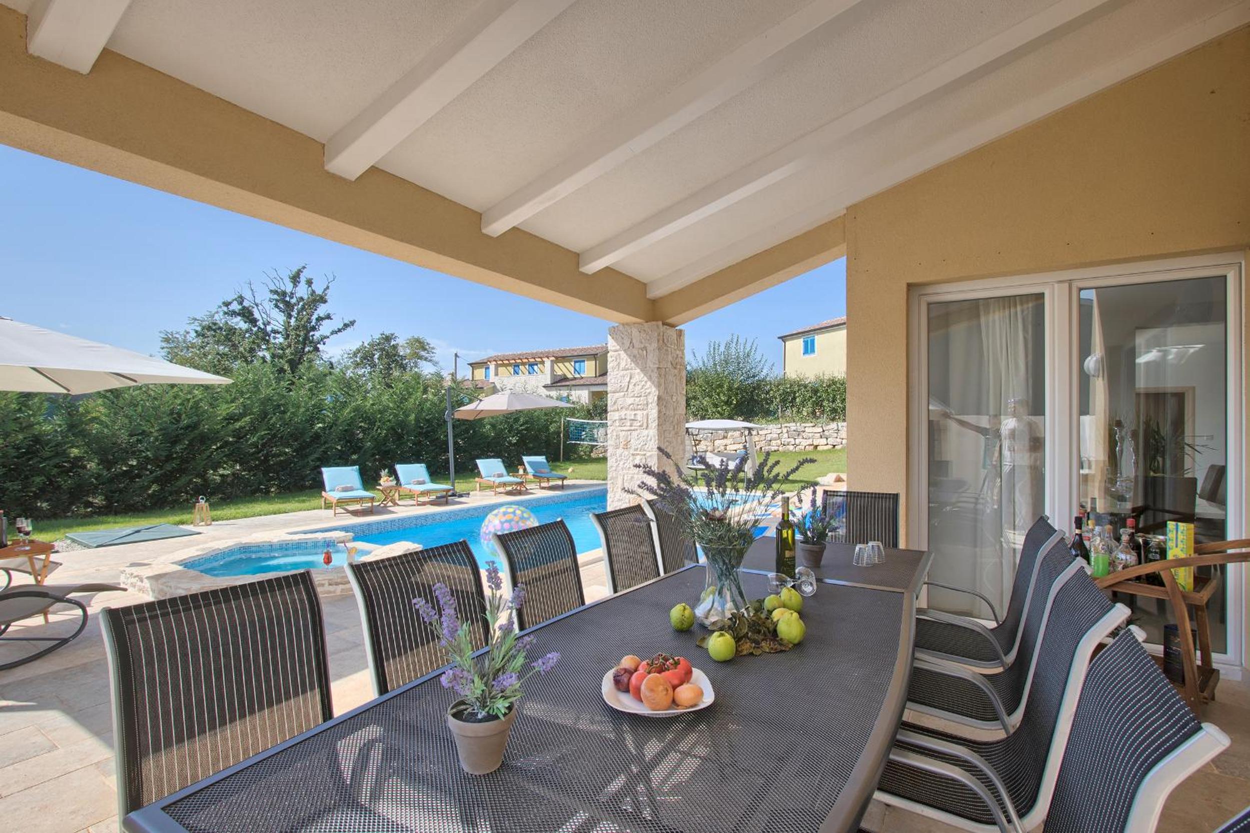 Villa 1520 view 2