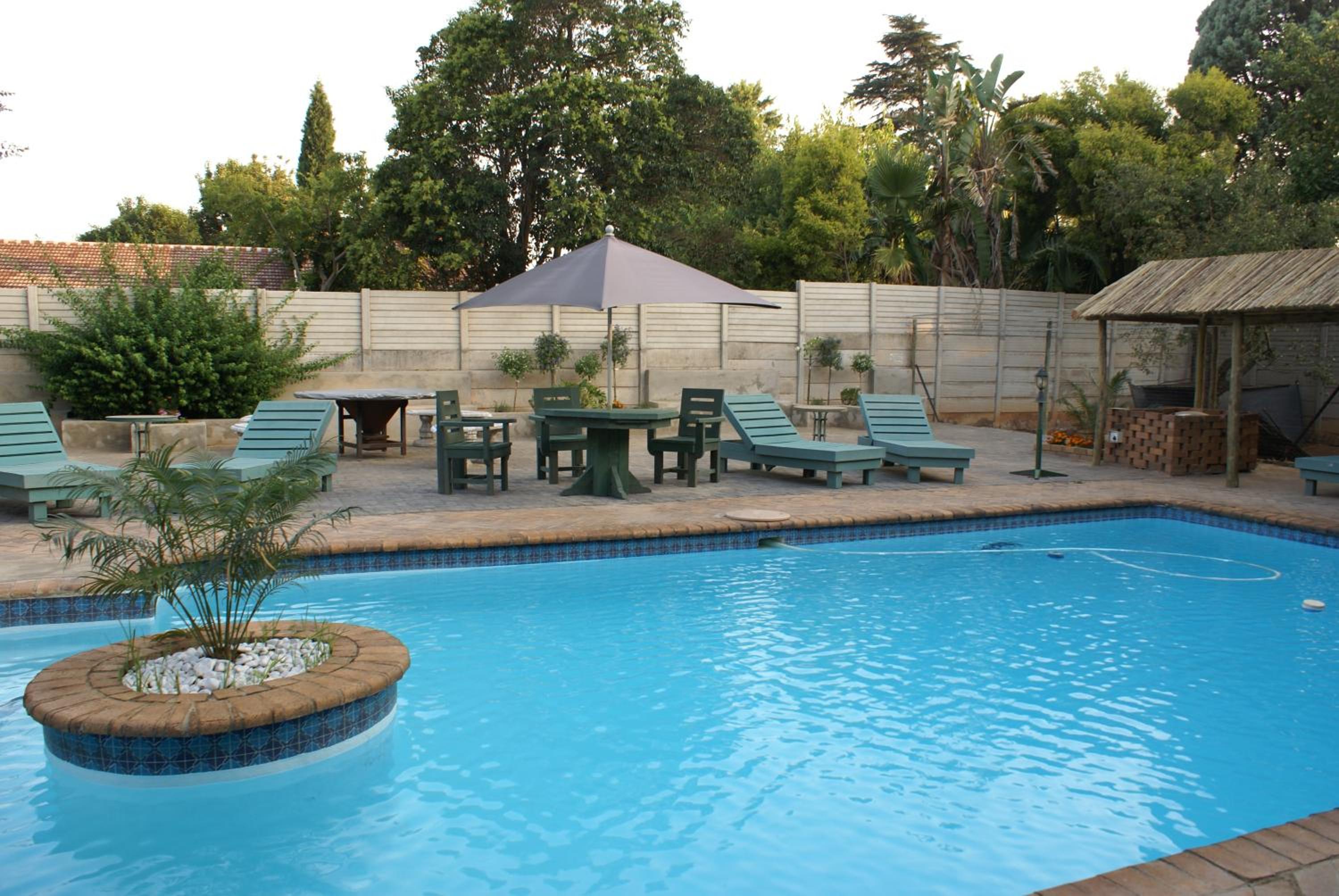 Airport Inn Bed and Breakfast view 3