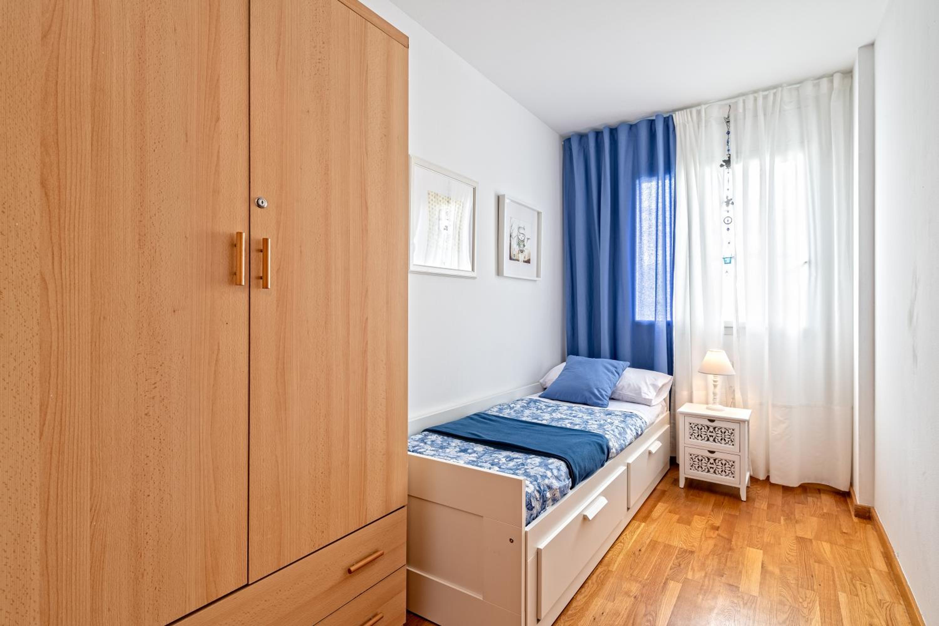 Cálido apartamento con piscina en Barcelona view 4