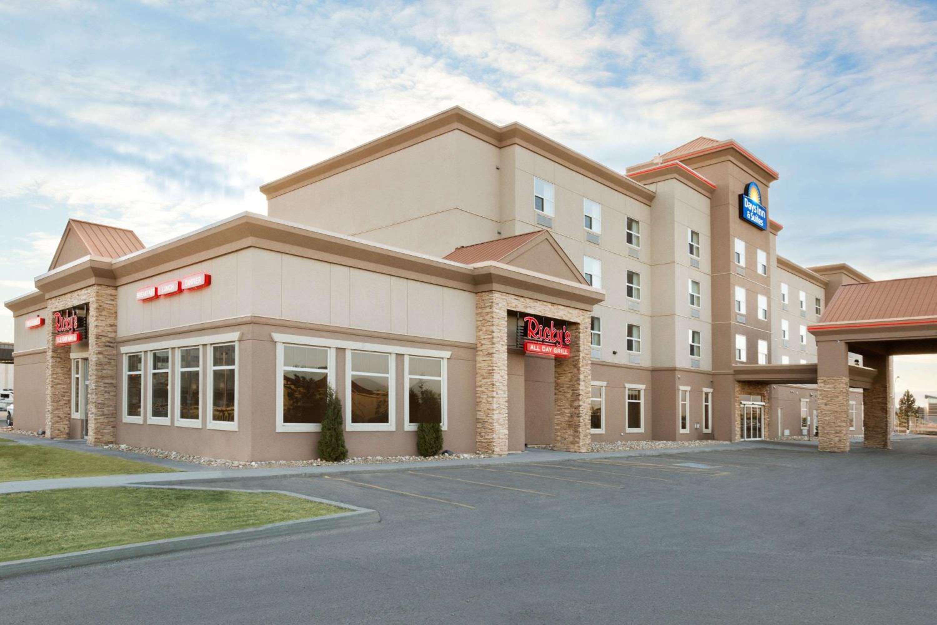 Leduc Vacations - Days Inn  Suites by Wyndham Edmonton Airport - Property Image 1