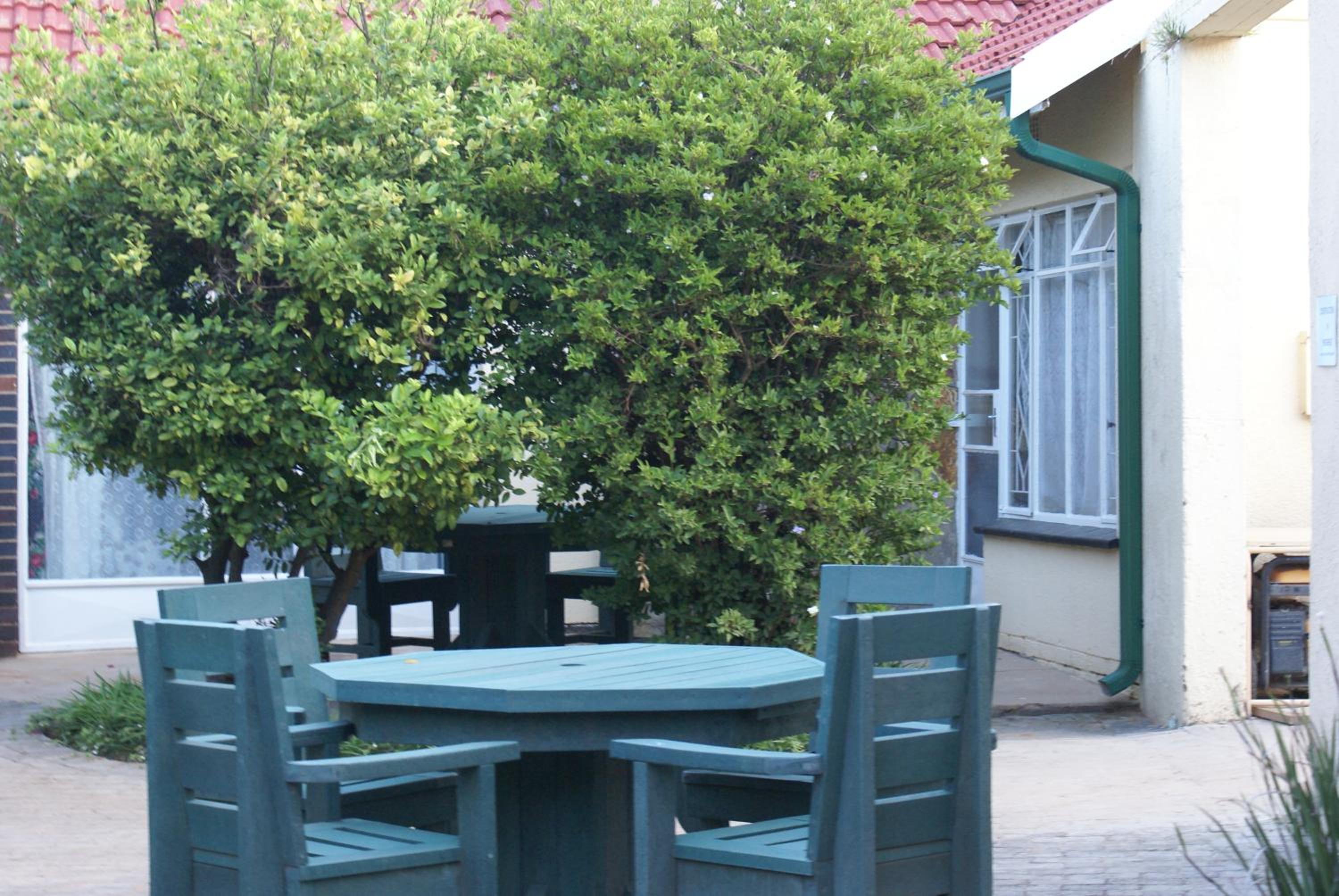 Airport Inn Bed and Breakfast view 5