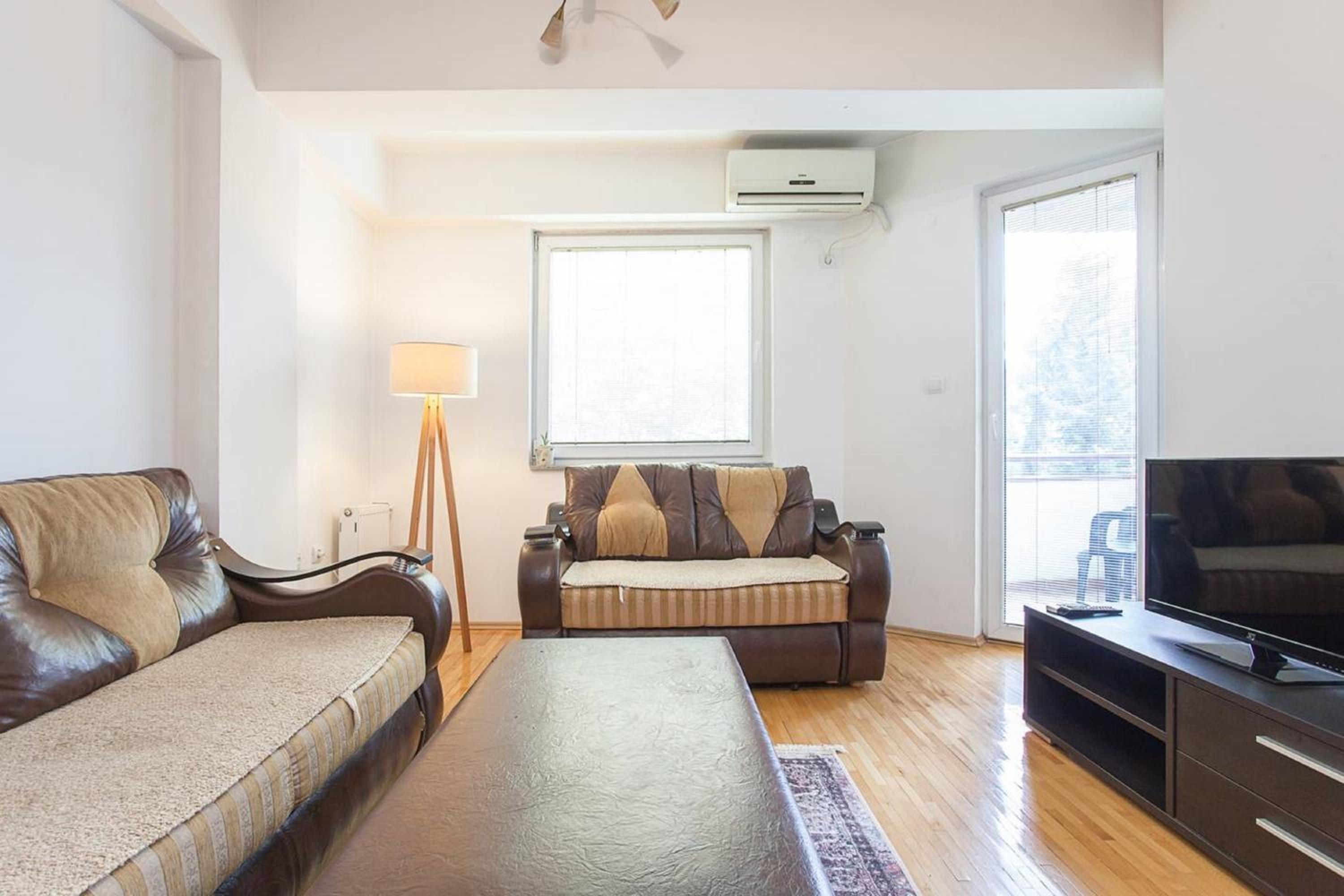Urban Hostel & Apartments