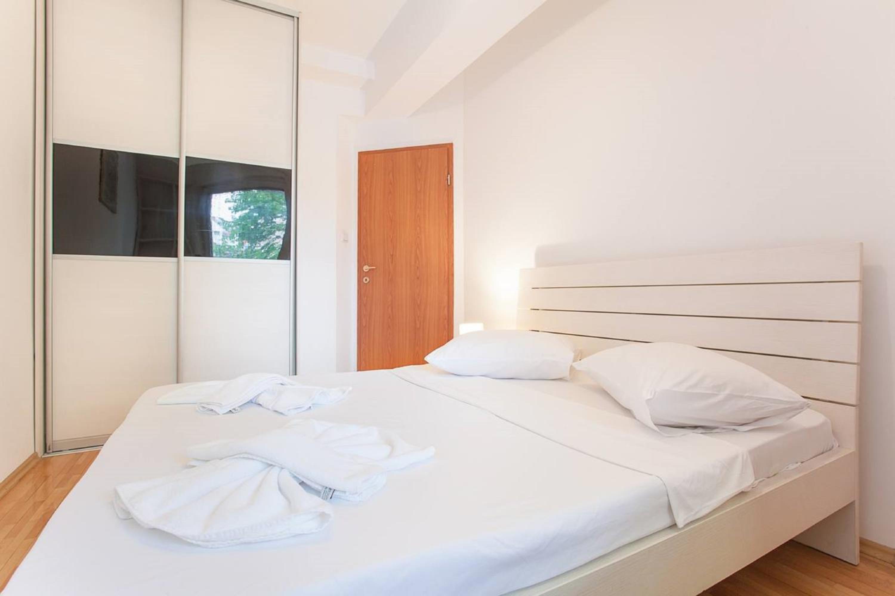 Urban Hostel & Apartments