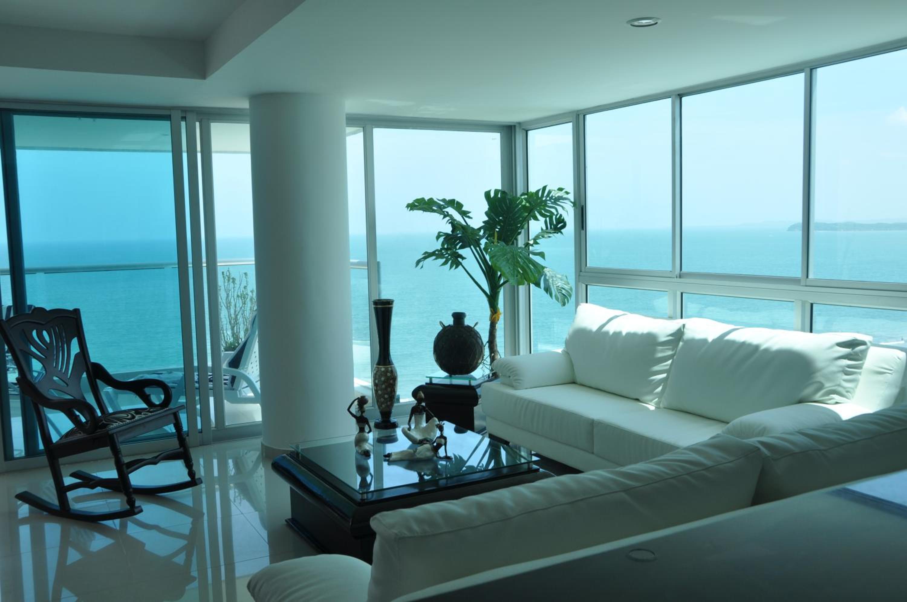 Hotel Cartagena Beach Front Apartments - Image 1