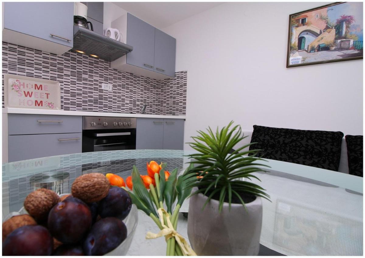 Apartments Elvi - amazing position view 4
