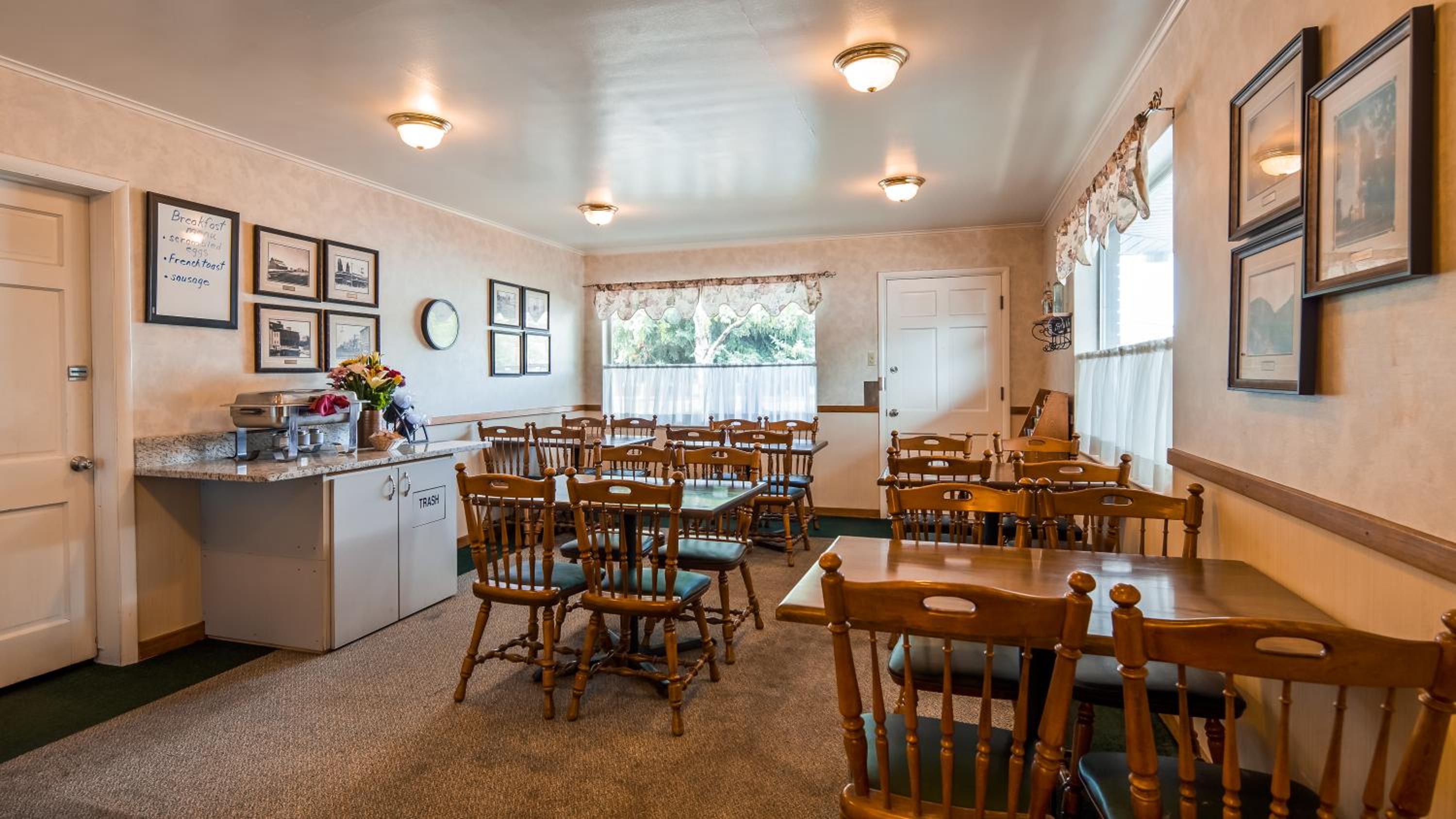 Logan Vacations - Baugh Motel, SureStay Collection by Best Western - Property Image 9