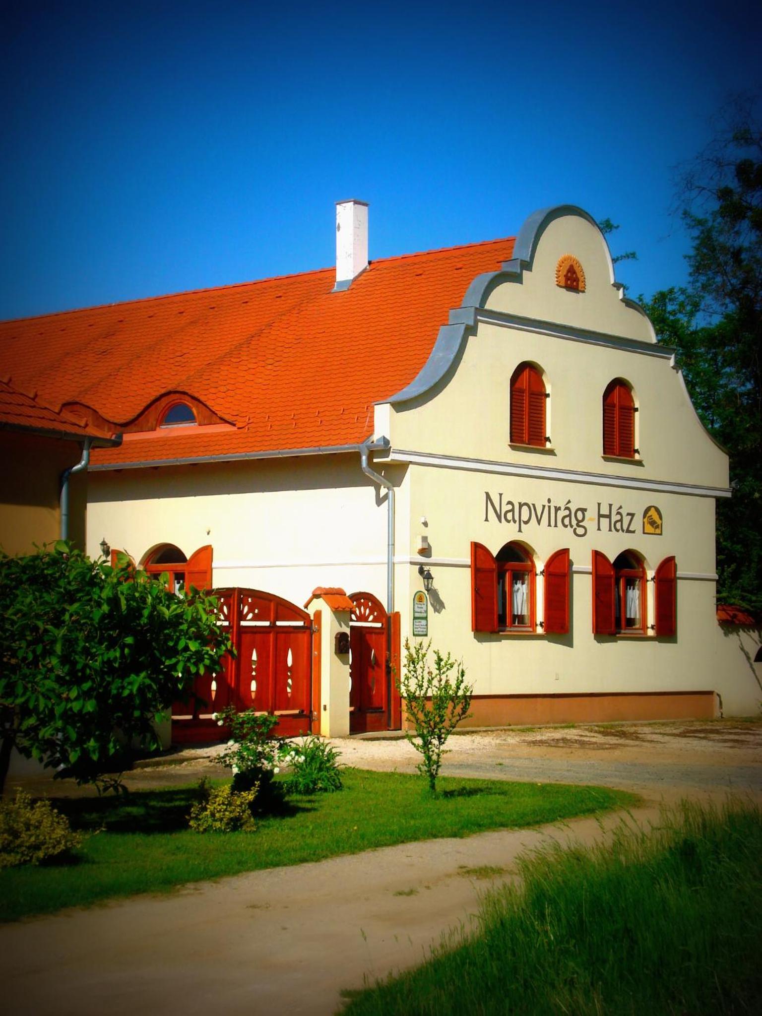 Napvirág-Ház view 3