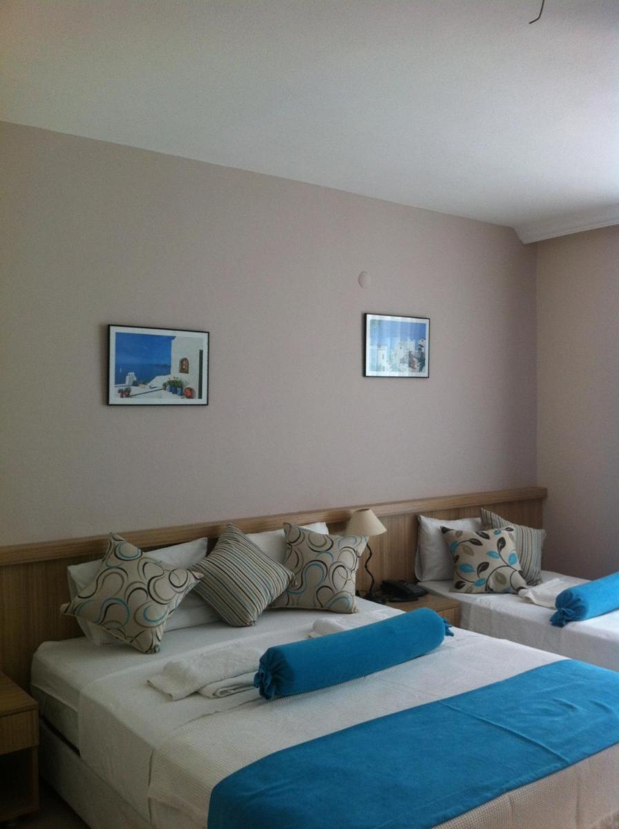 Ponz Hotel - Image 17
