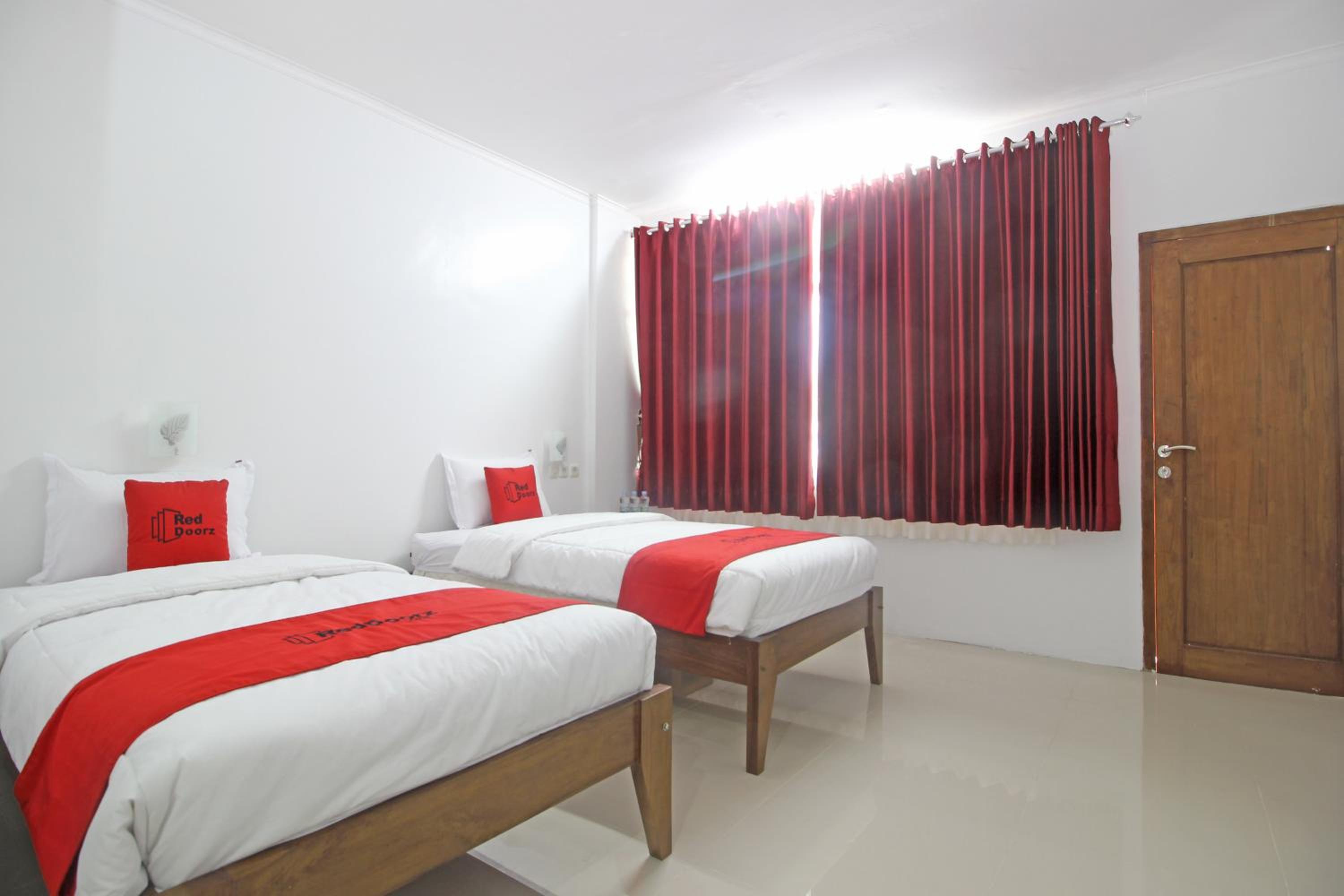 RedDoorz @ Jalan Ringroad Selatan view 5
