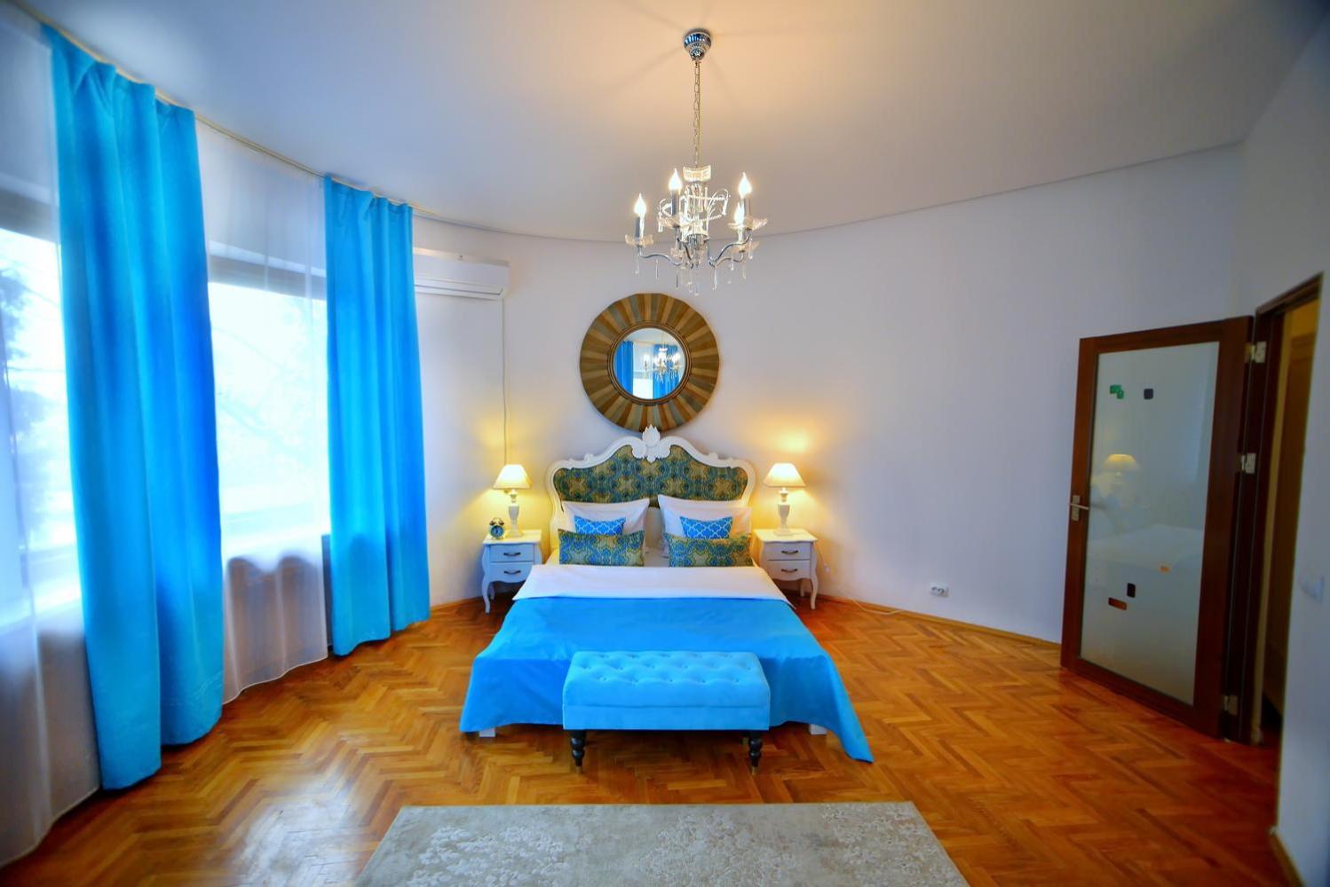 Casa Negustorului view 4
