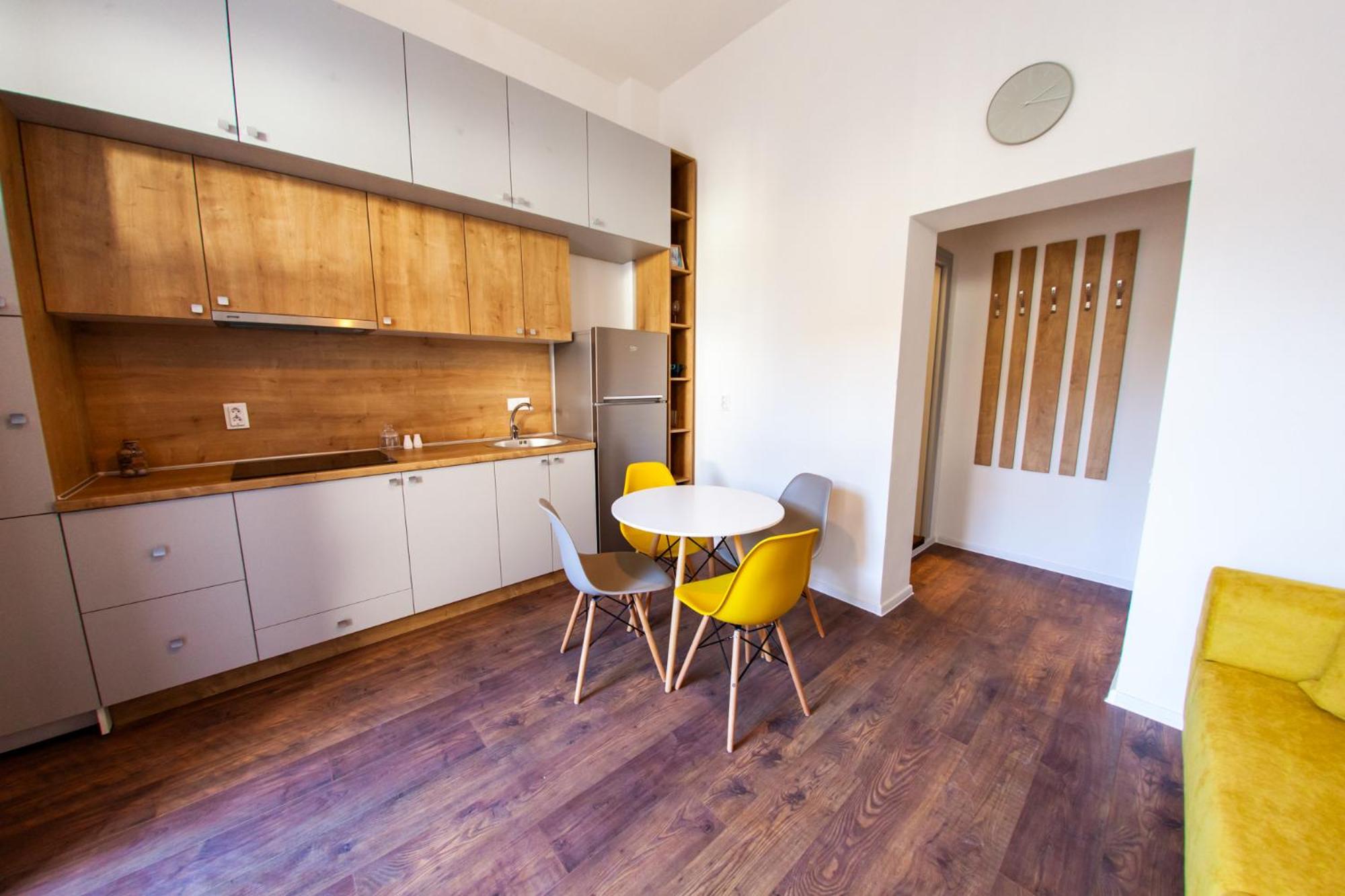 Central Luxury 2 apartamento en Cluj-Napoca — kitchen