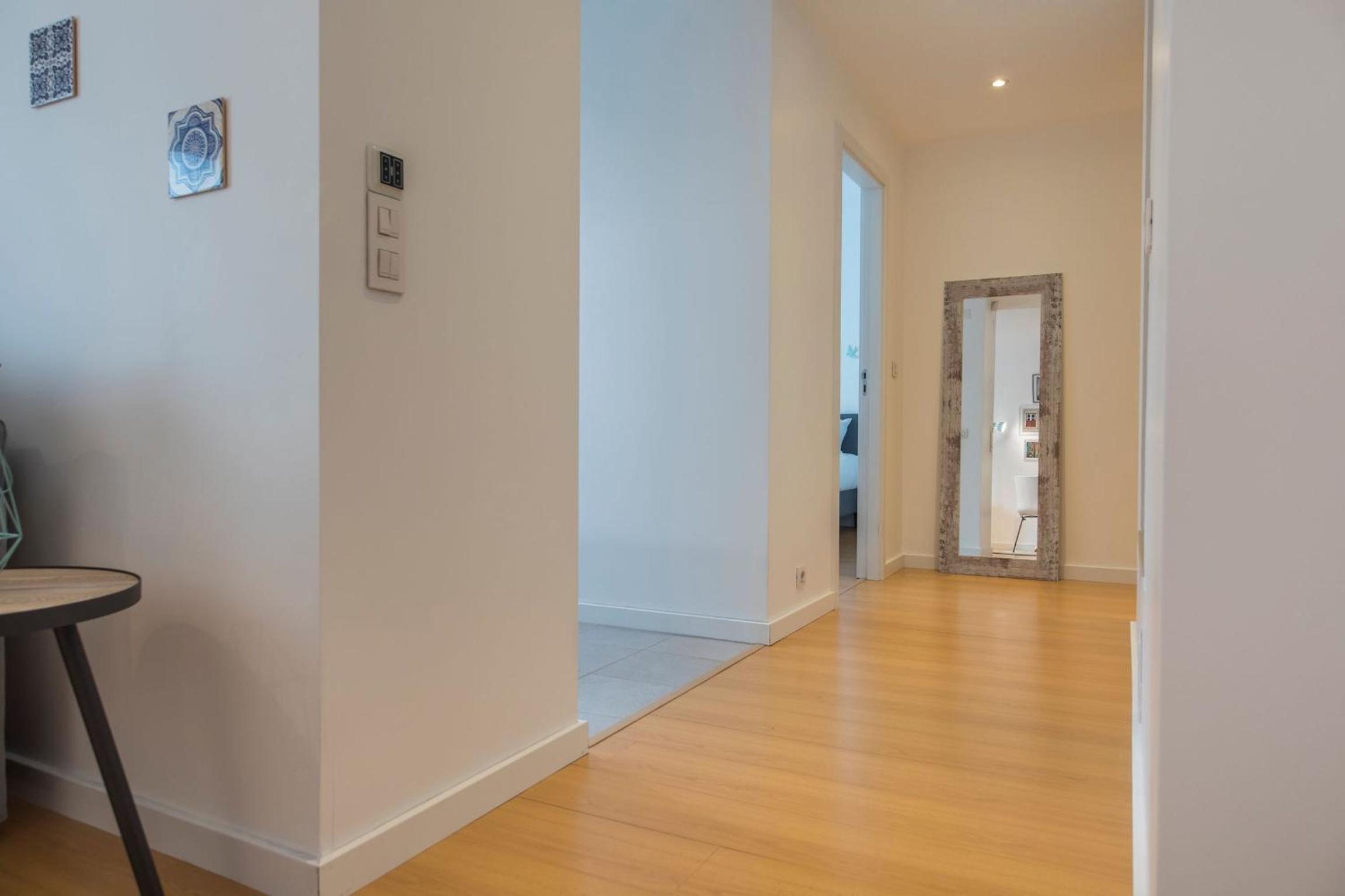 LovelyStay - Family-Friendly Apartment Downtown view 2