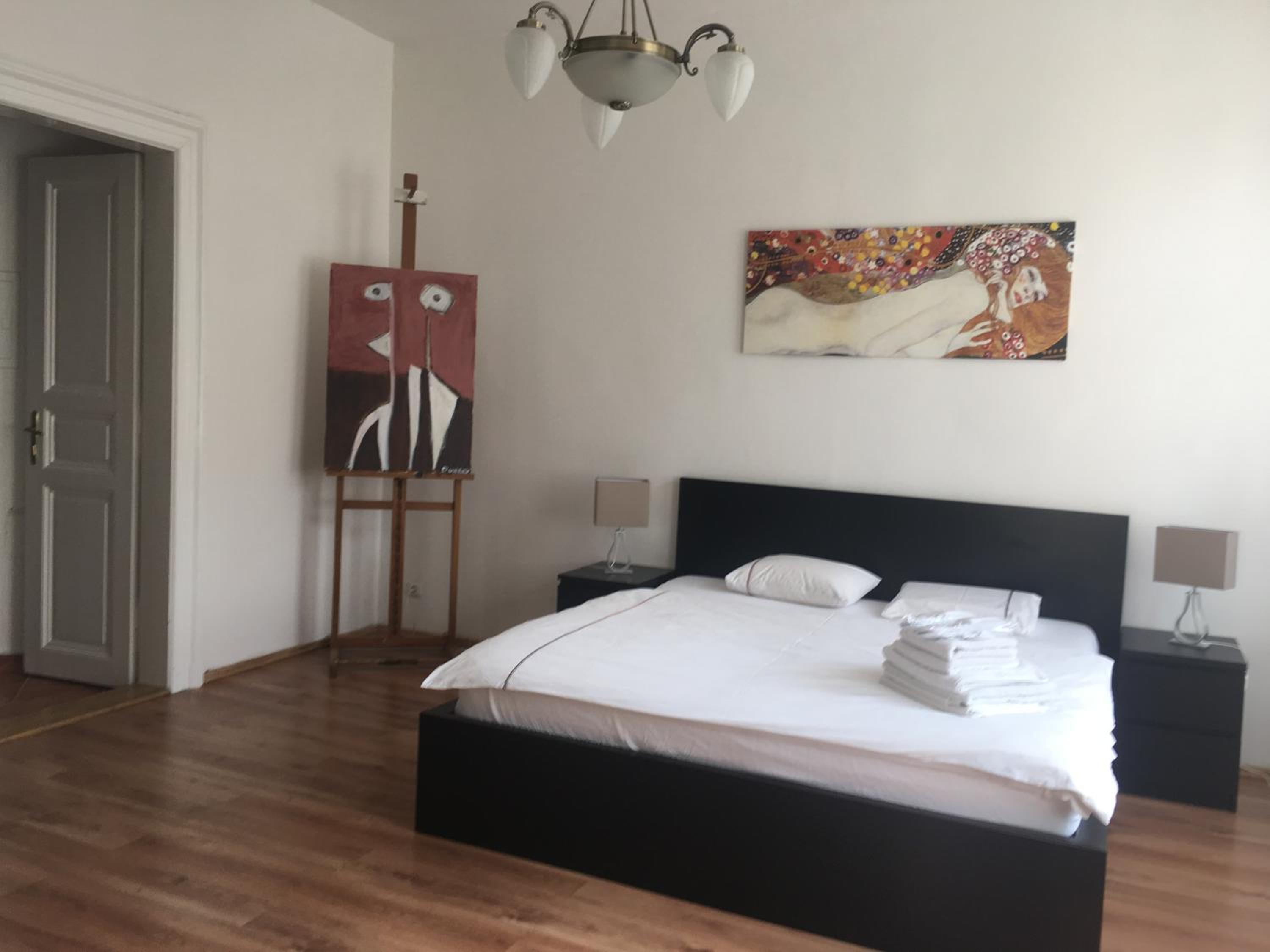 Exclusive apartment on Zborovska