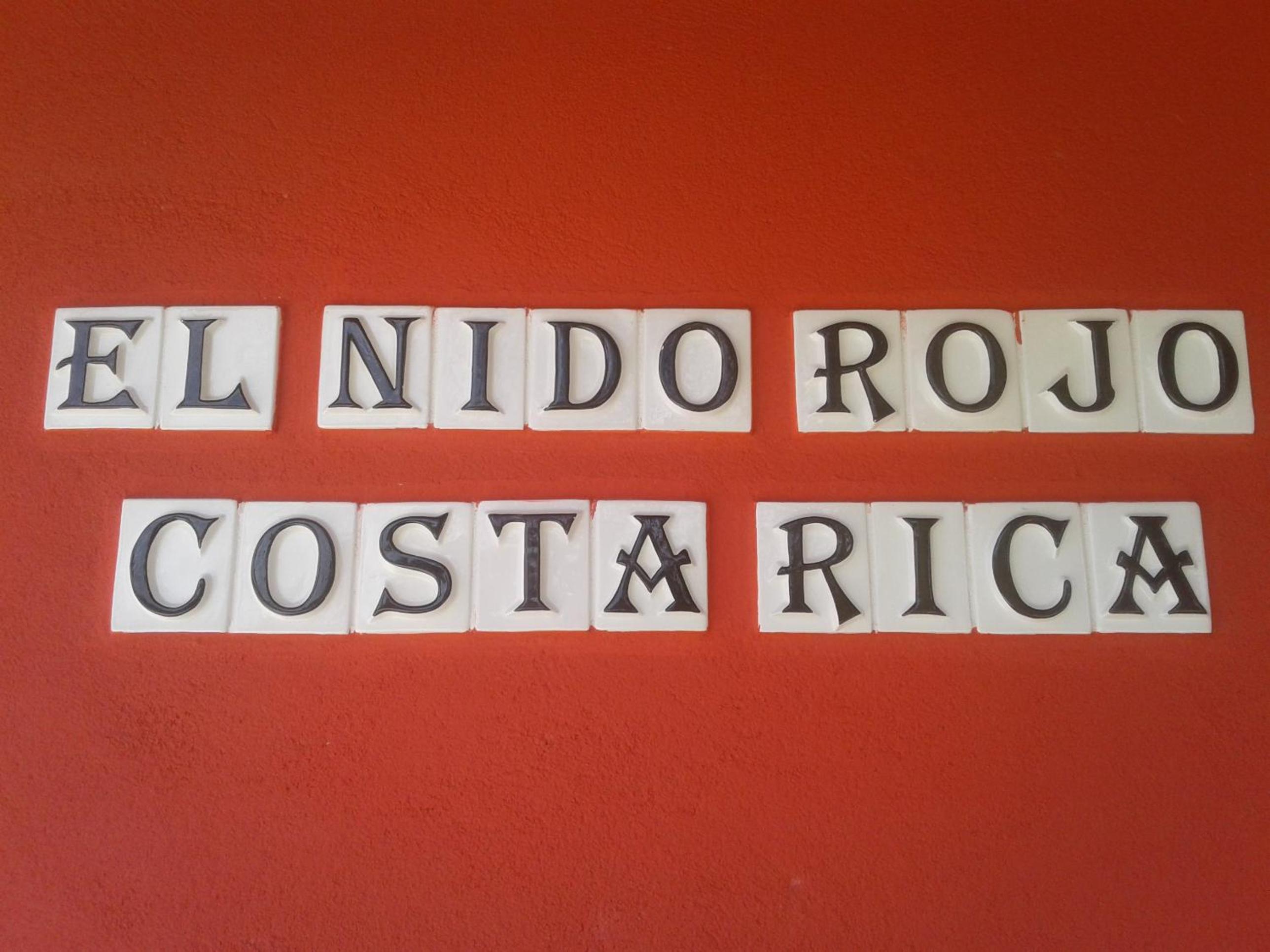 El nido rojo