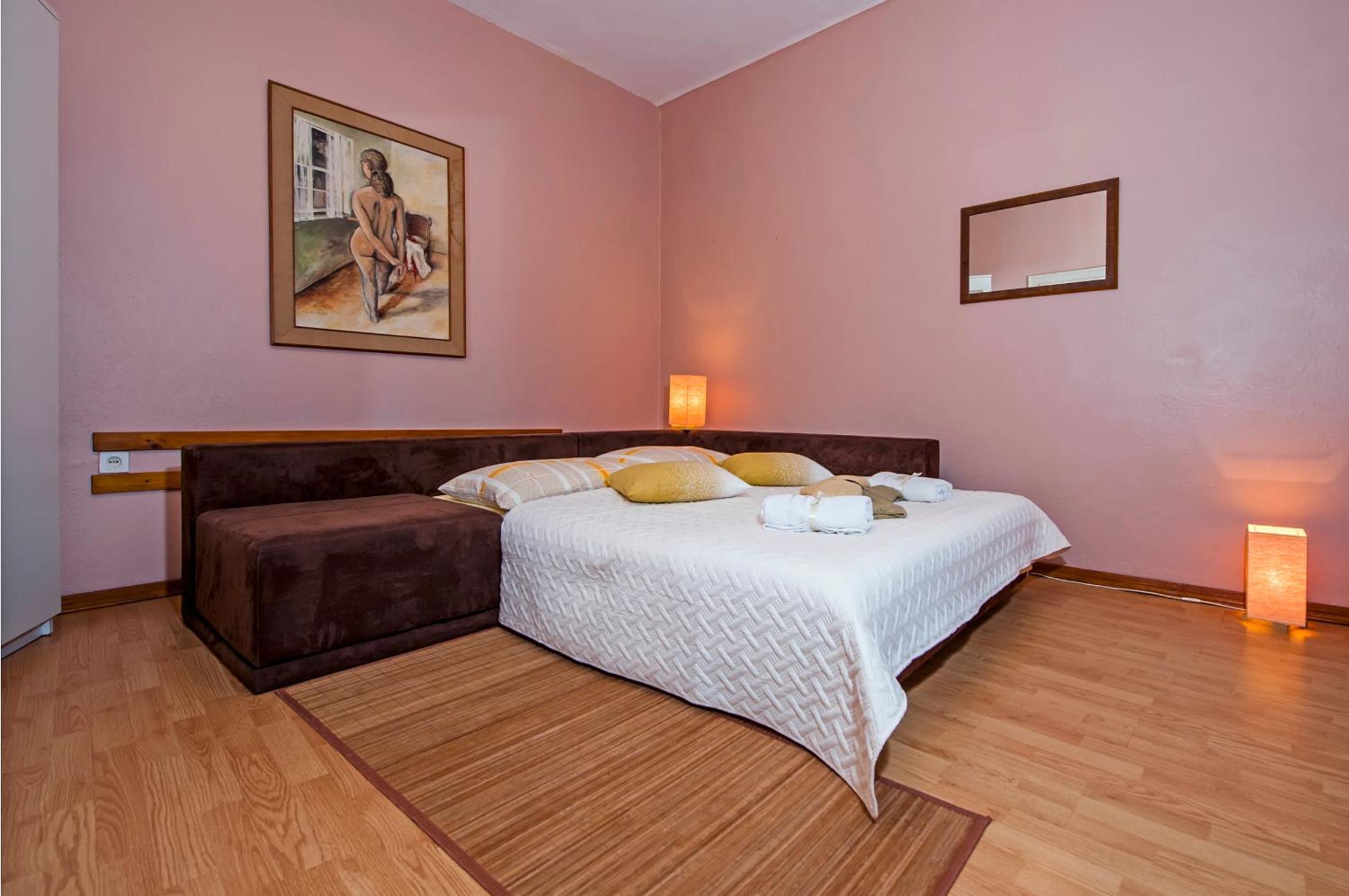 STELA - One Bedroom Apartment view 2